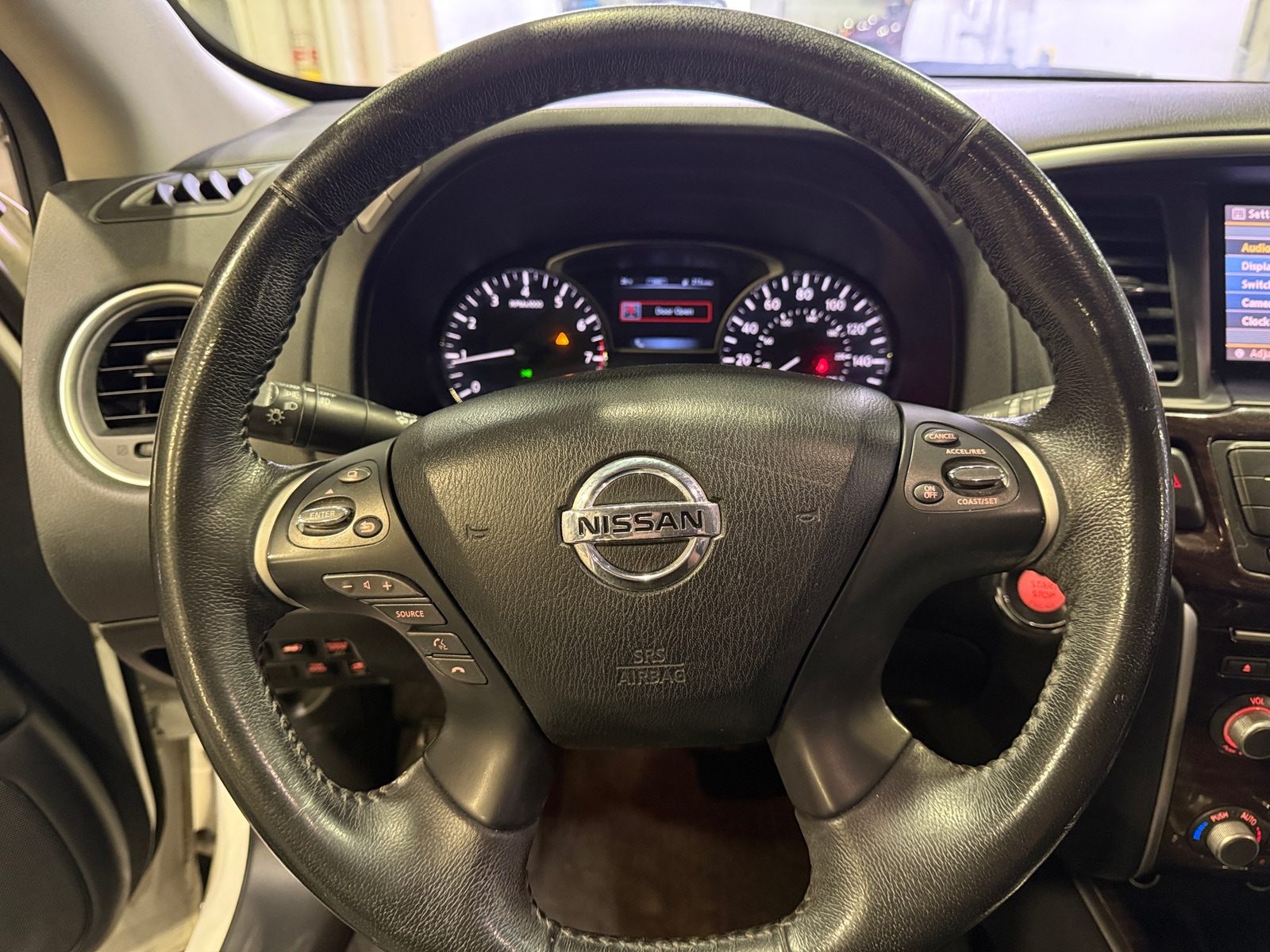 Thumbnail: 2015 Nissan Pathfinder - 4