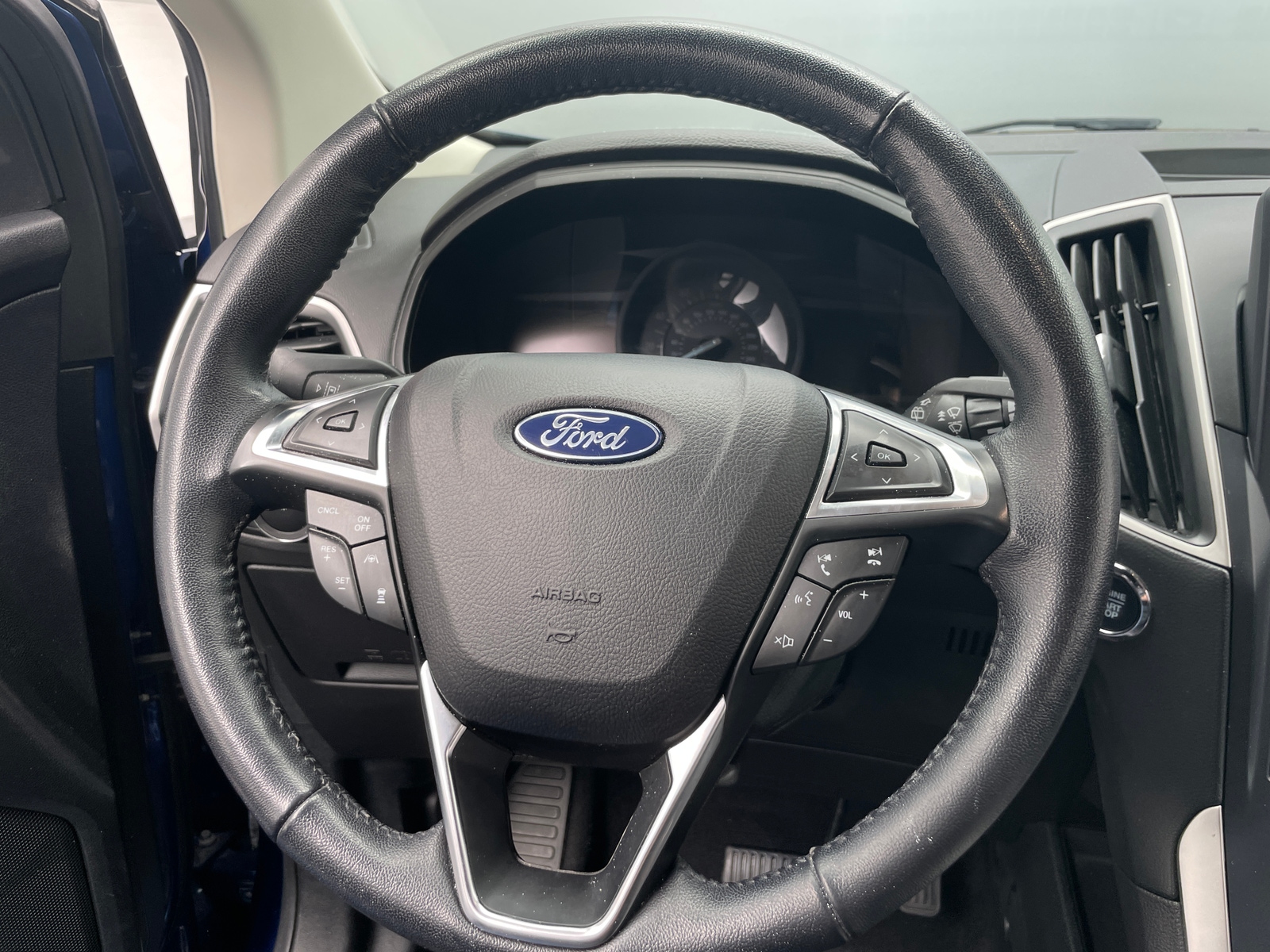 Thumbnail: 2023 Ford Edge - 4