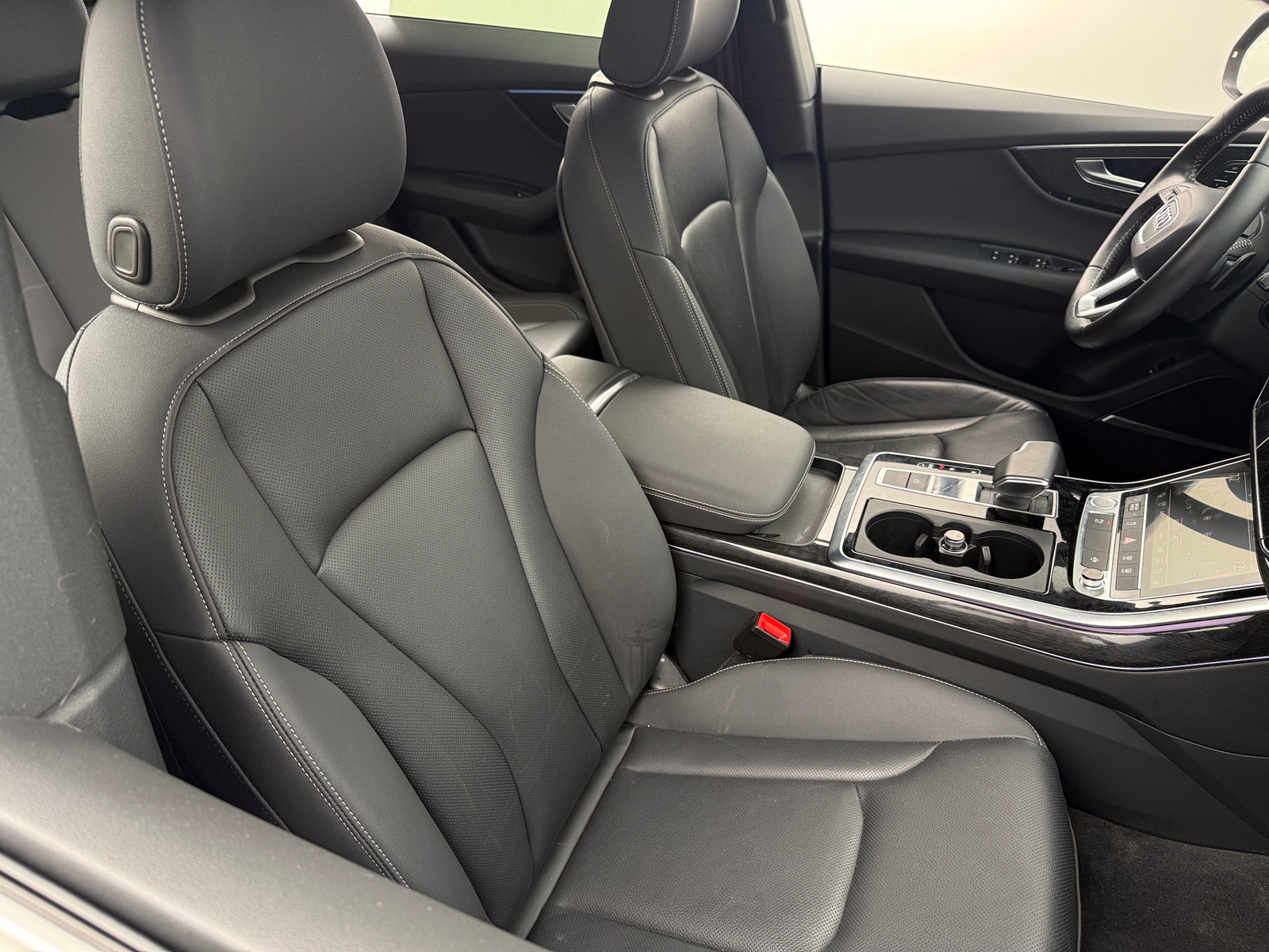 Thumbnail: 2020 Audi Q8 - 2