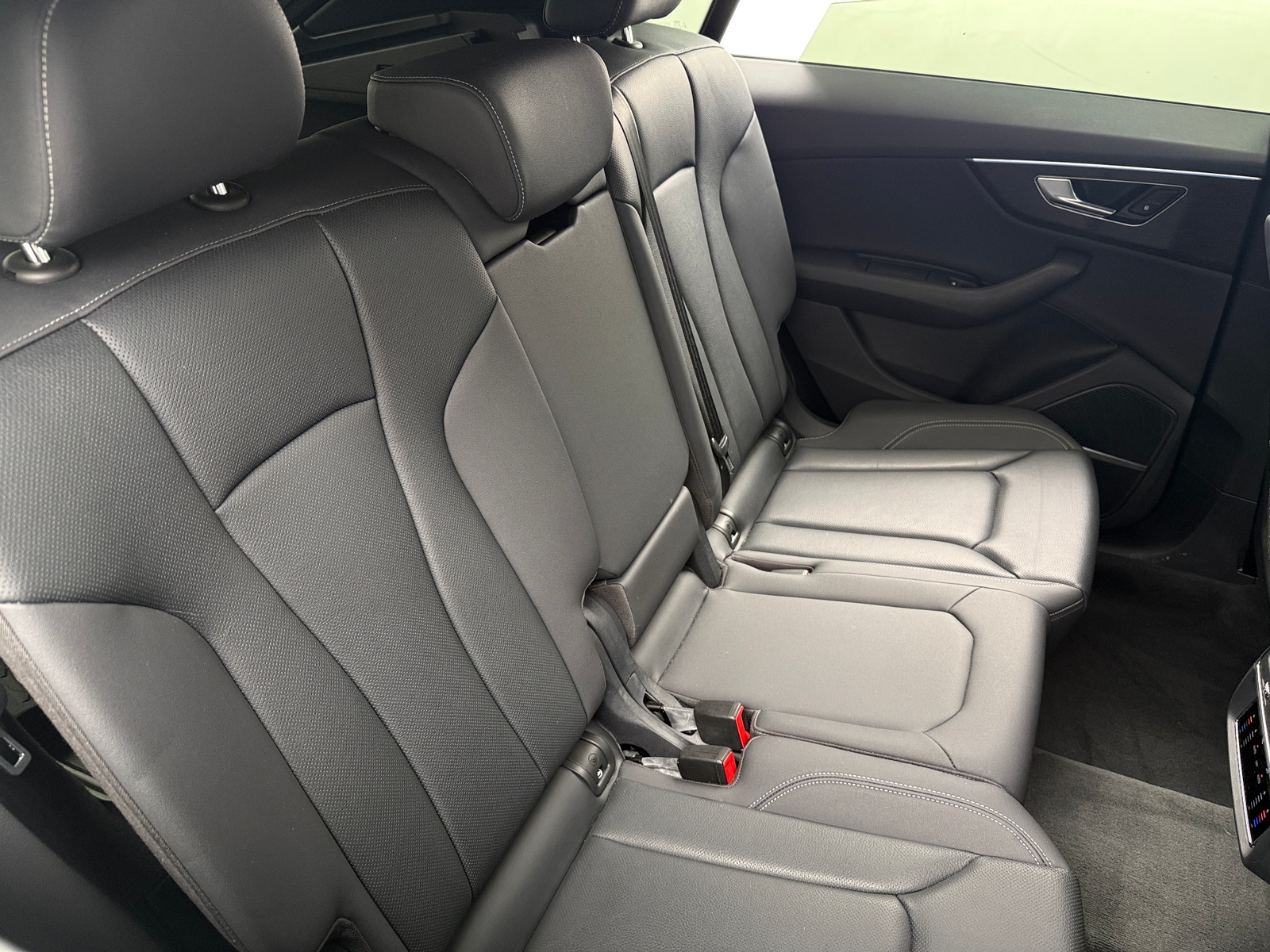 Thumbnail: 2020 Audi Q8 - 6