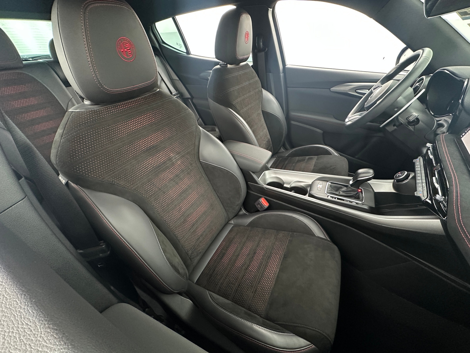 Thumbnail: 2024 Alfa Romeo Tonale - 2