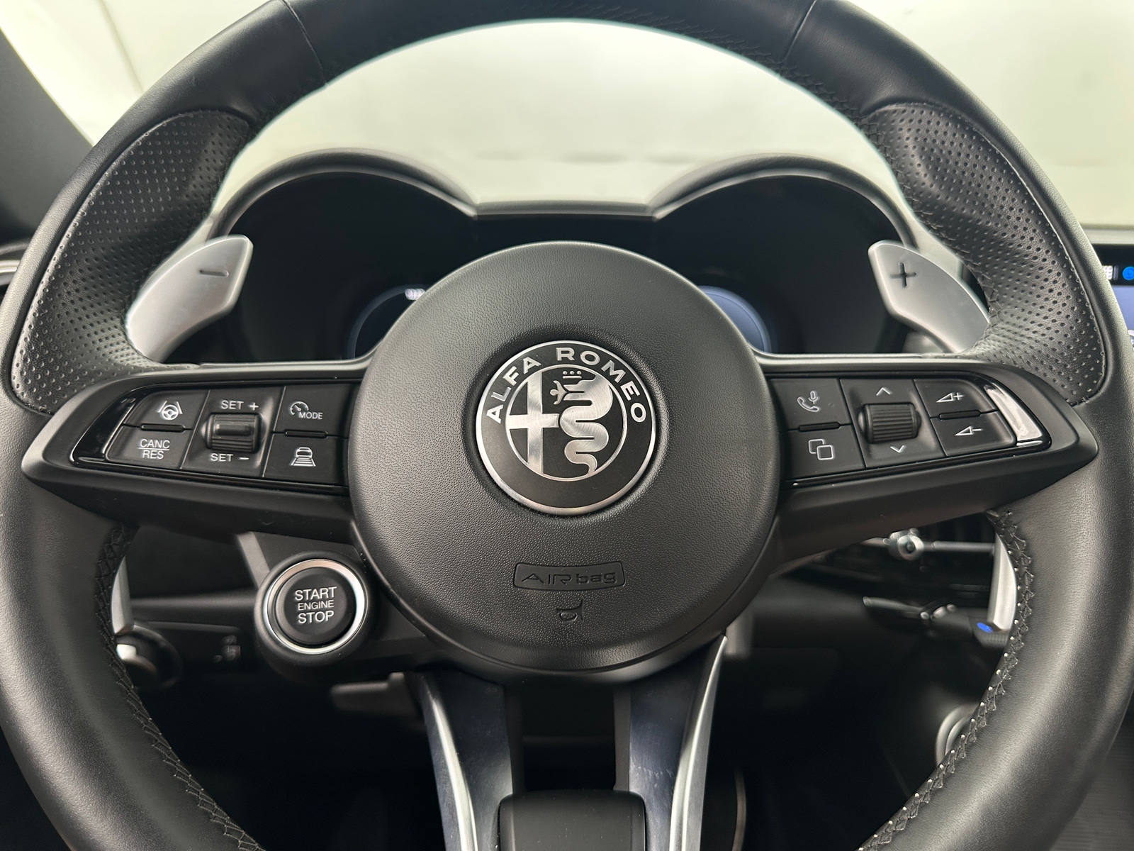 Thumbnail: 2024 Alfa Romeo Tonale - 5