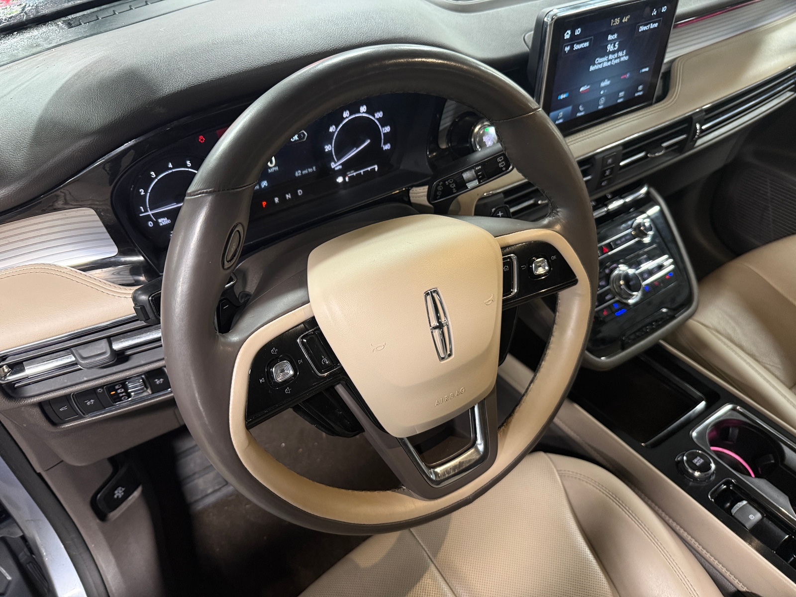 Thumbnail: 2022 Lincoln Corsair - 4