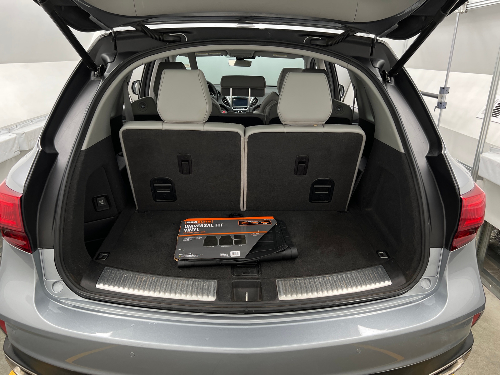 Thumbnail: 2020 Acura MDX - 6