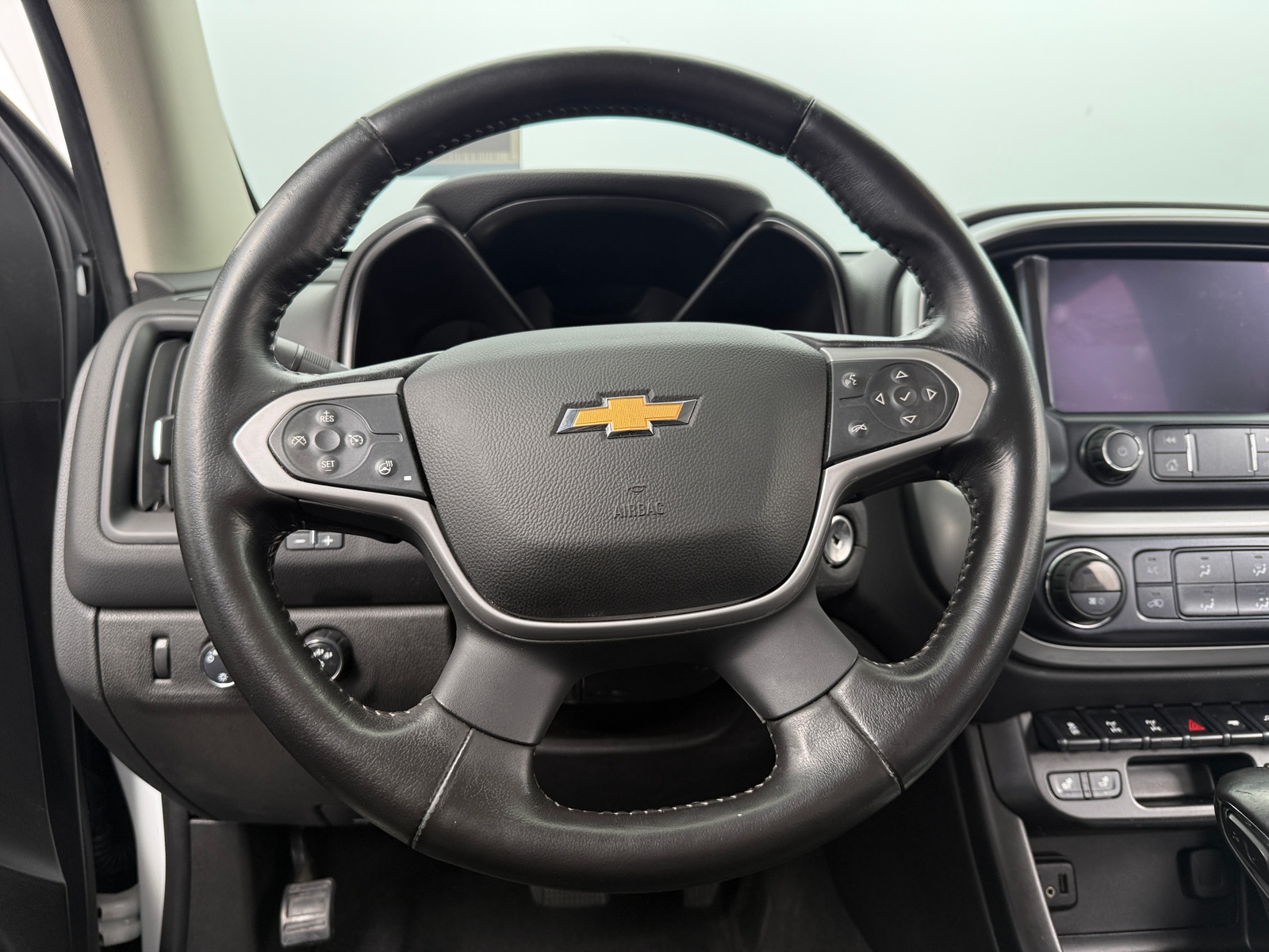 Thumbnail: 2022 Chevrolet Colorado - 4