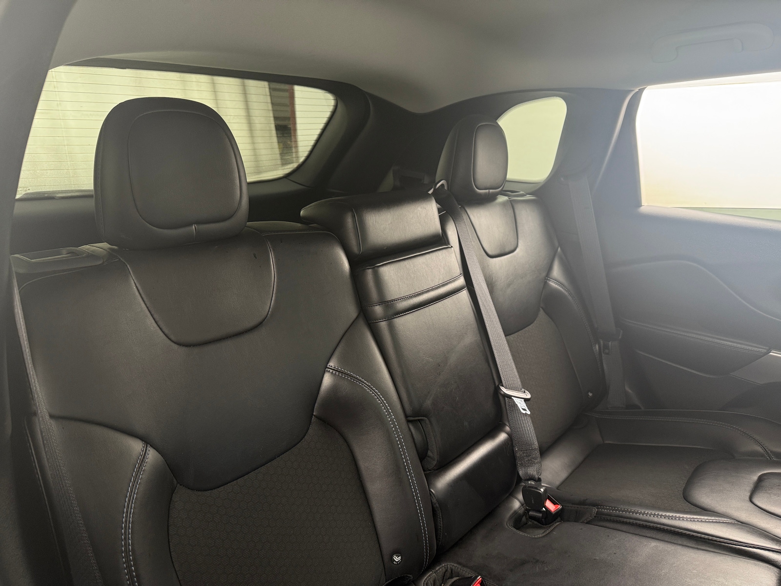 Thumbnail: 2019 Jeep Cherokee - 6