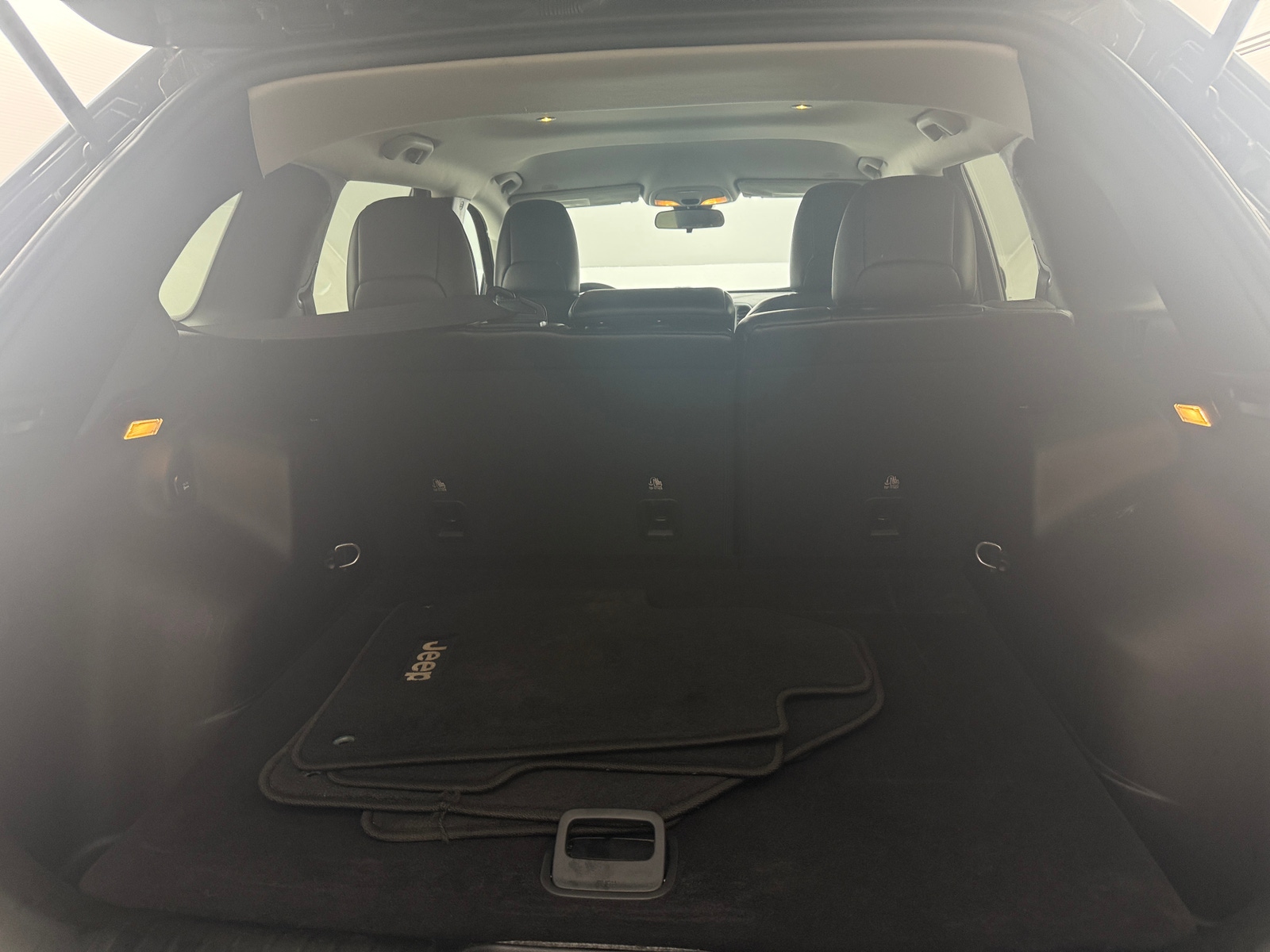 Thumbnail: 2019 Jeep Cherokee - 7