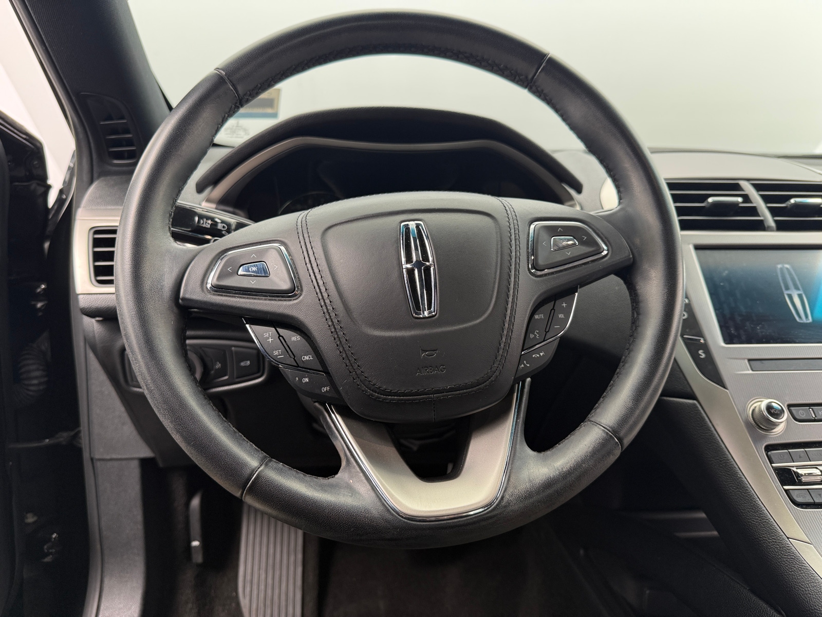 Thumbnail: 2019 Lincoln MKZ - 4