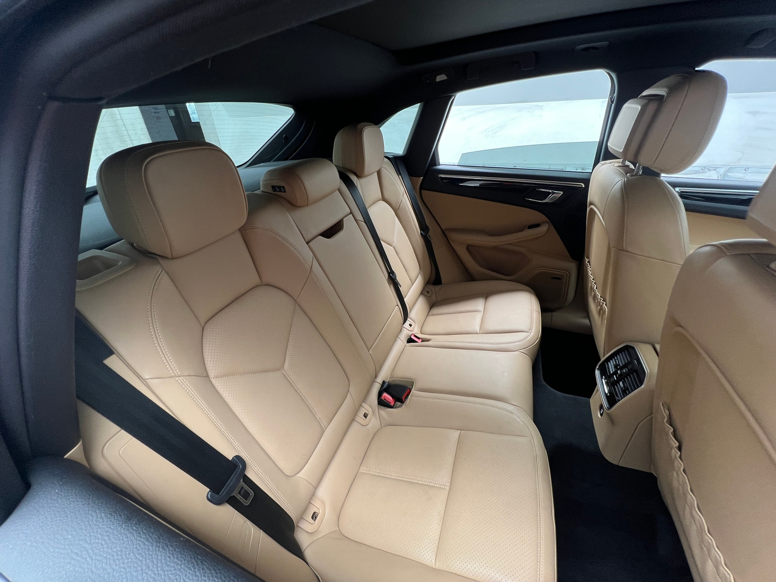 Thumbnail: 2017 Porsche Macan - 5