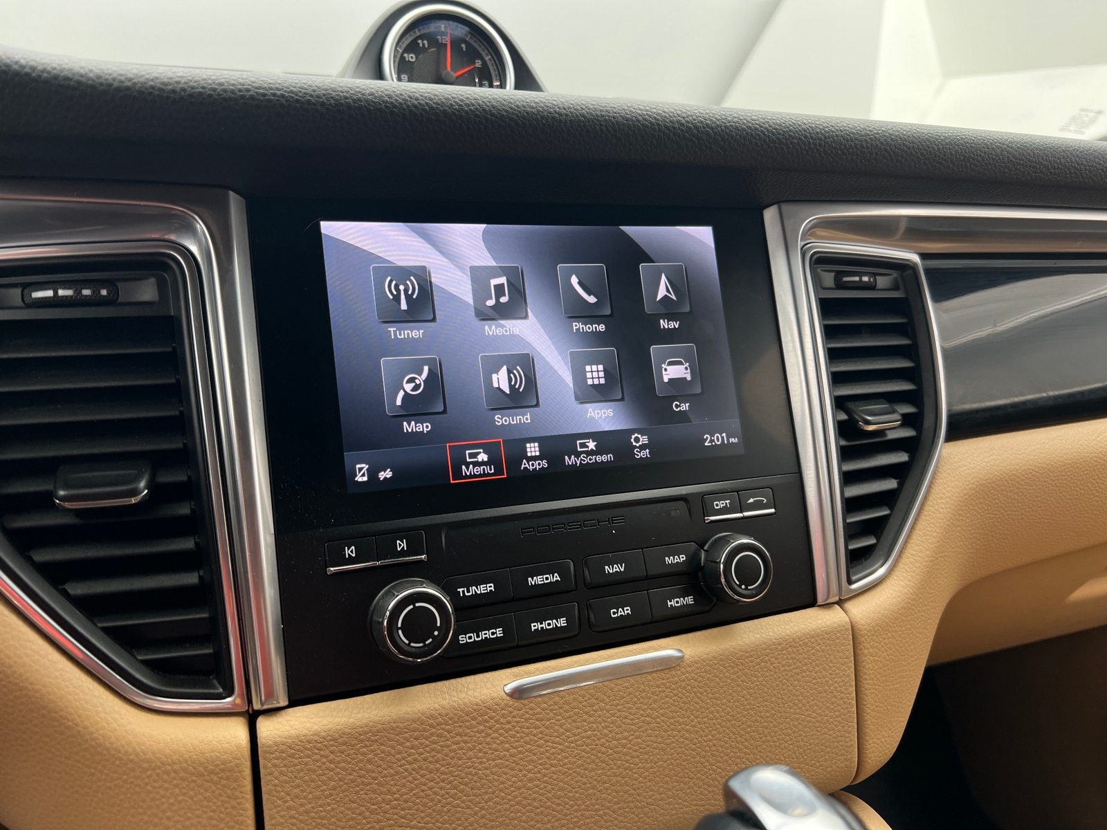 Thumbnail: 2017 Porsche Macan - 3