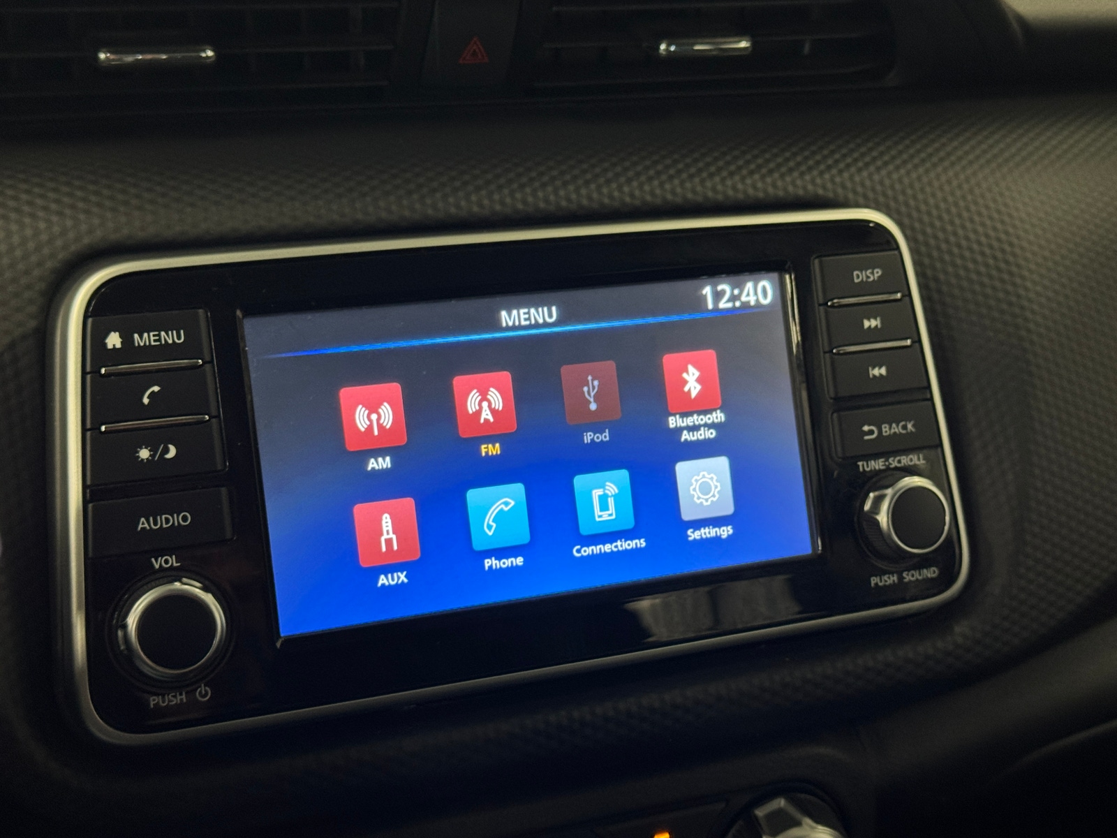 Thumbnail: 2022 Nissan Kicks - 4