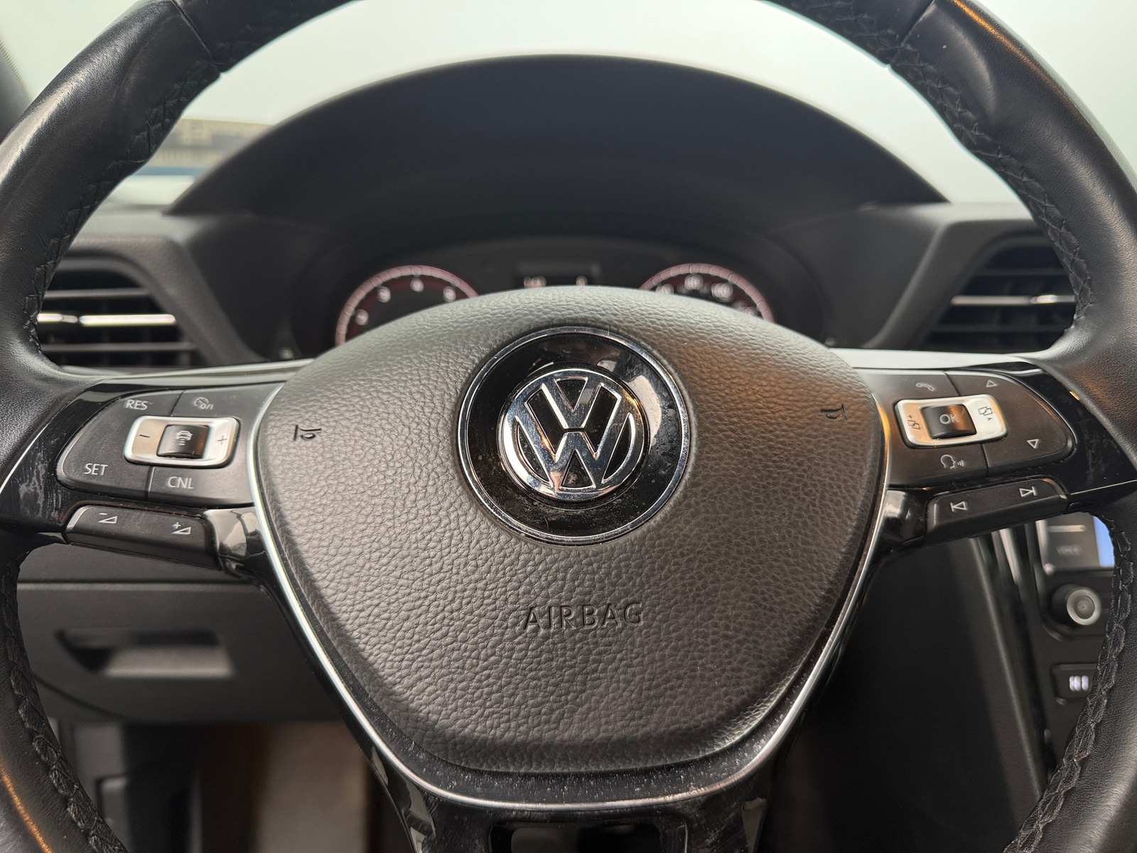 Thumbnail: 2021 Volkswagen Passat - 4