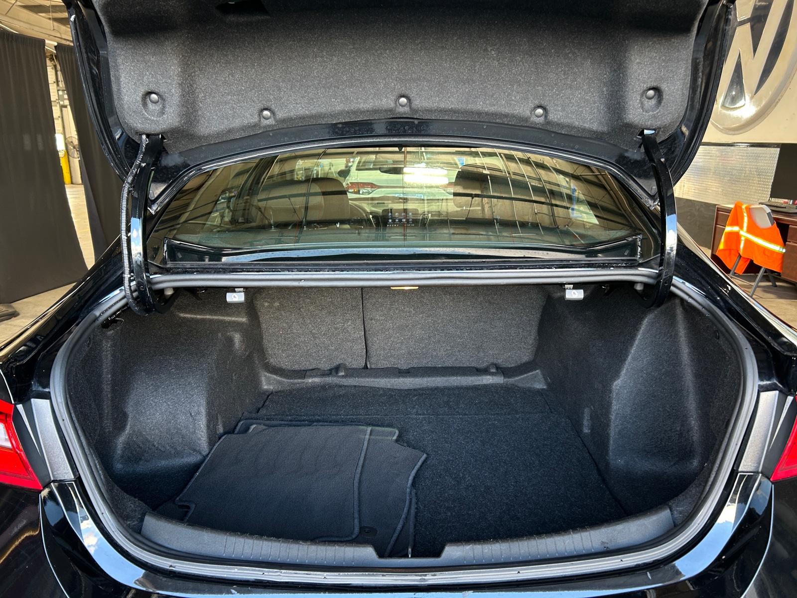 Thumbnail: 2024 Chevrolet Malibu - 7