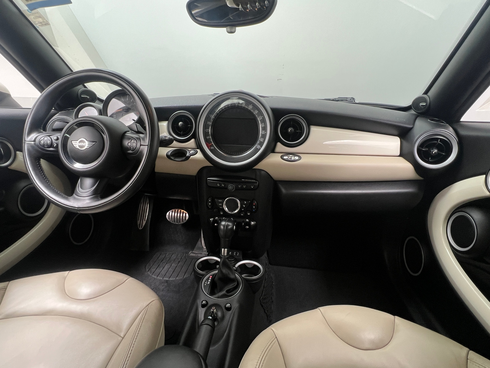 Thumbnail: 2015 MINI Cooper Roadster - 3
