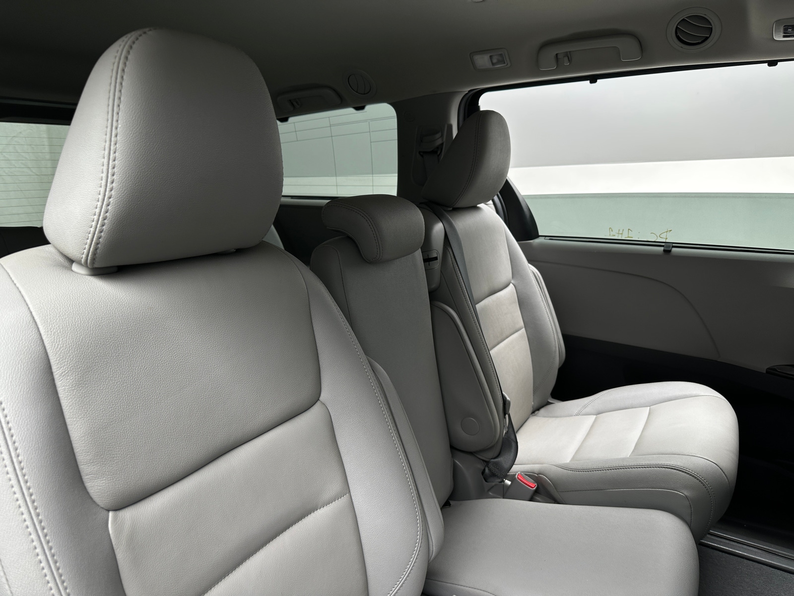 Thumbnail: 2020 Toyota Sienna - 5