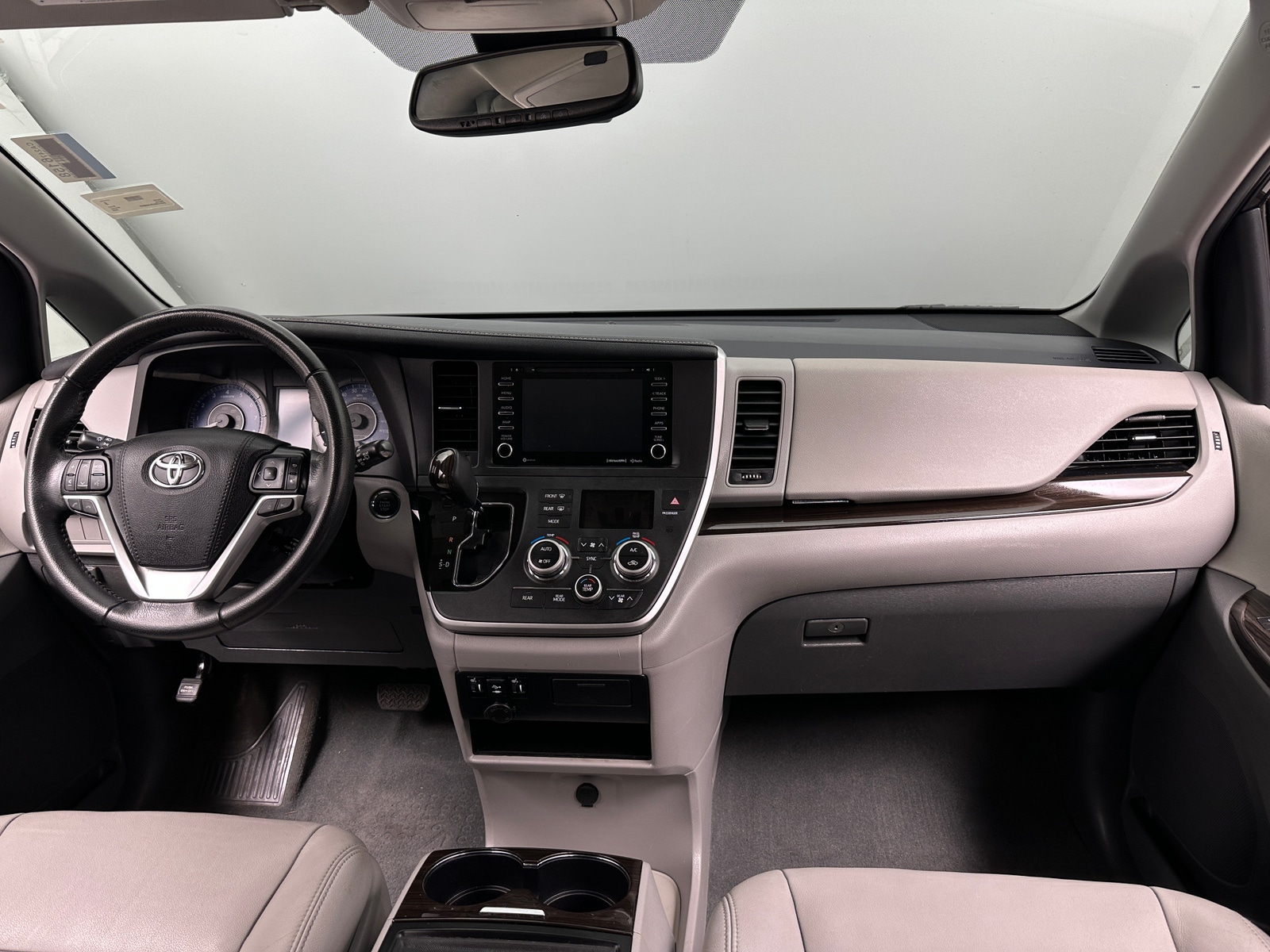 Thumbnail: 2020 Toyota Sienna - 2