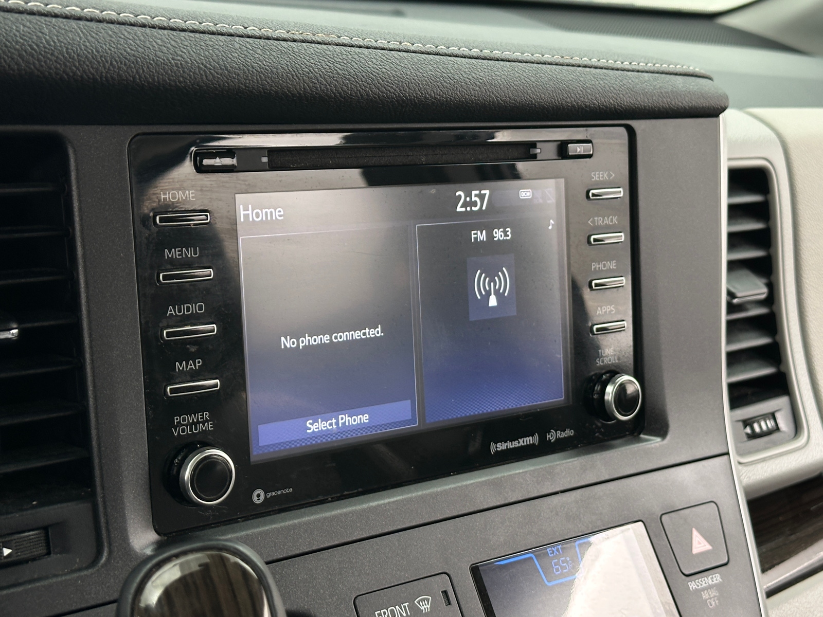 Thumbnail: 2020 Toyota Sienna - 3