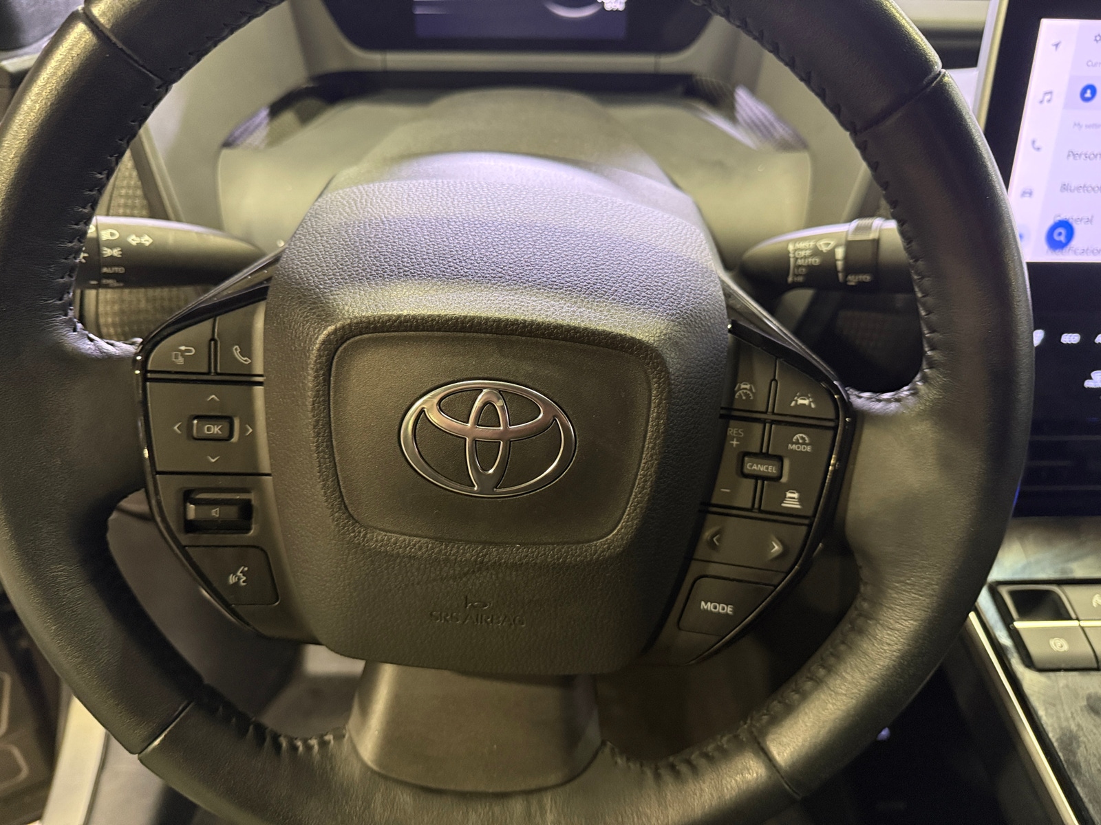 Thumbnail: 2023 Toyota bZ4X - 4