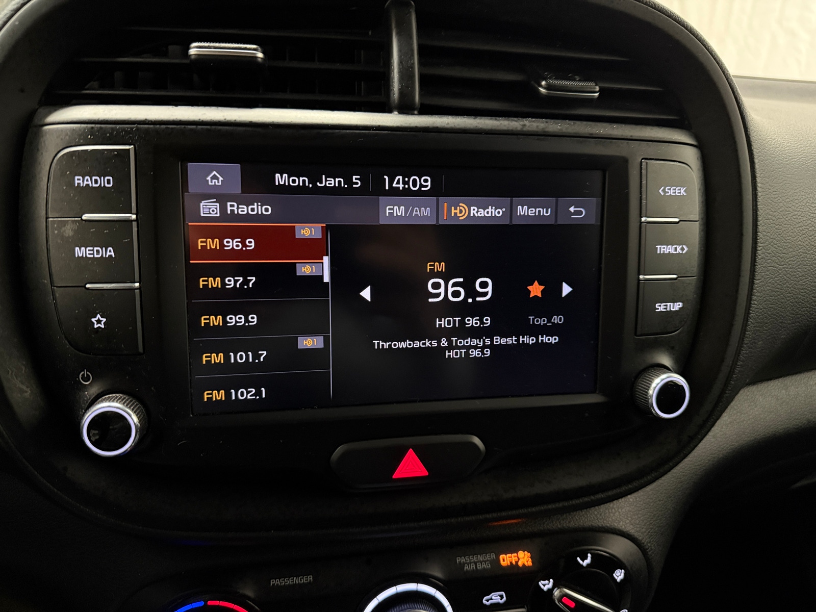 Thumbnail: 2023 Kia Soul - 4