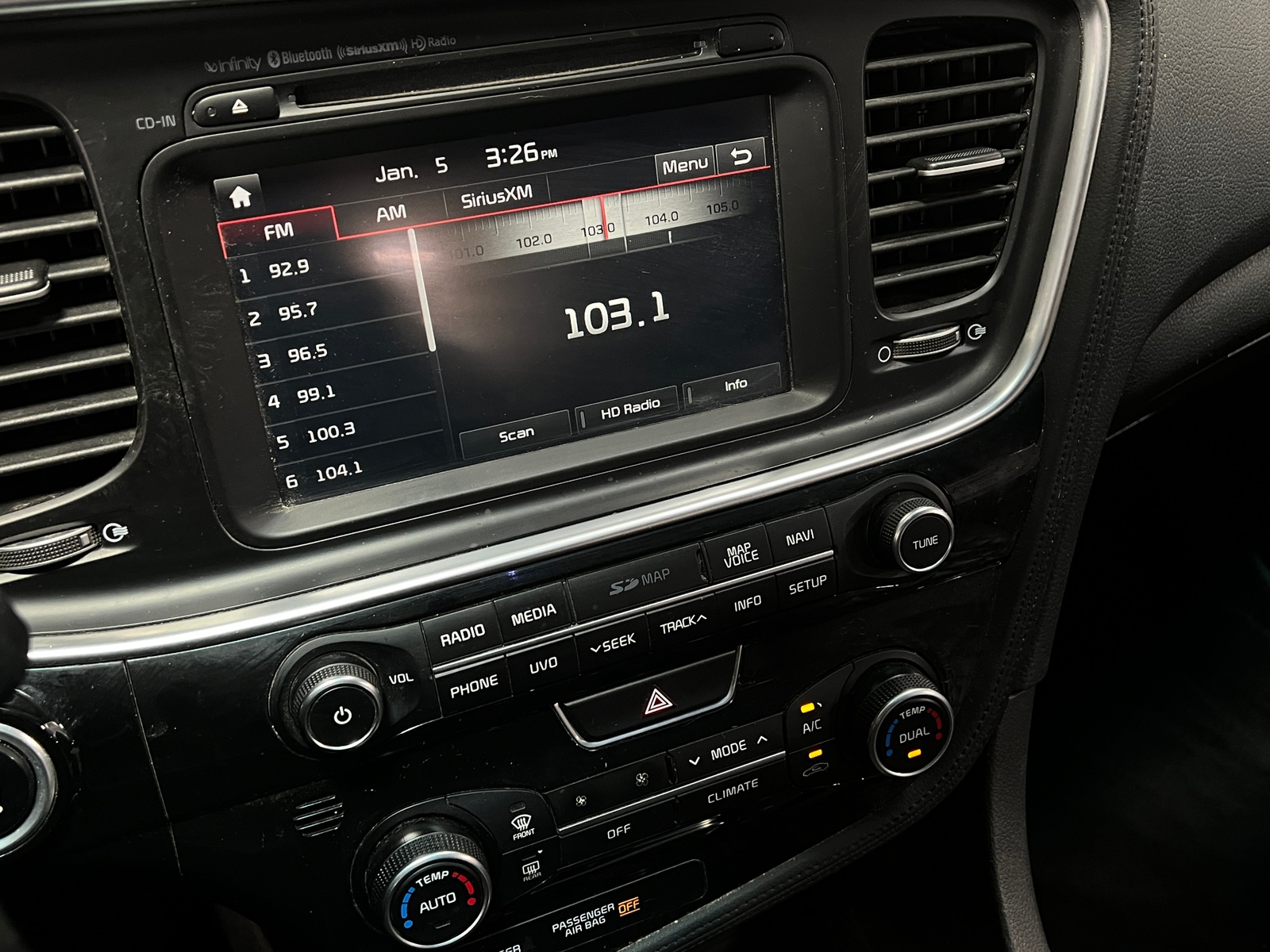 Thumbnail: 2015 Kia Optima - 3