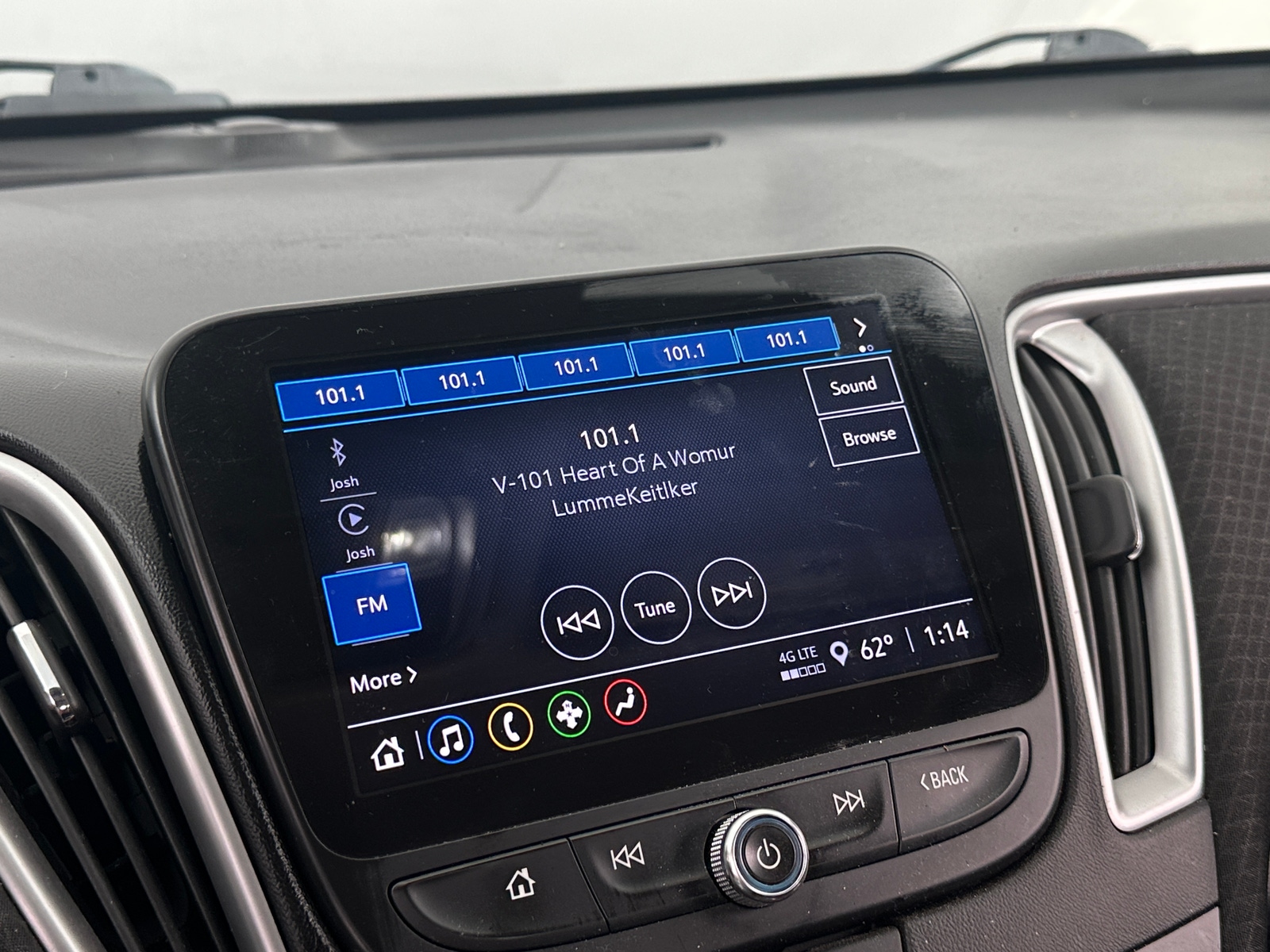 Thumbnail: 2023 Chevrolet Malibu - 4