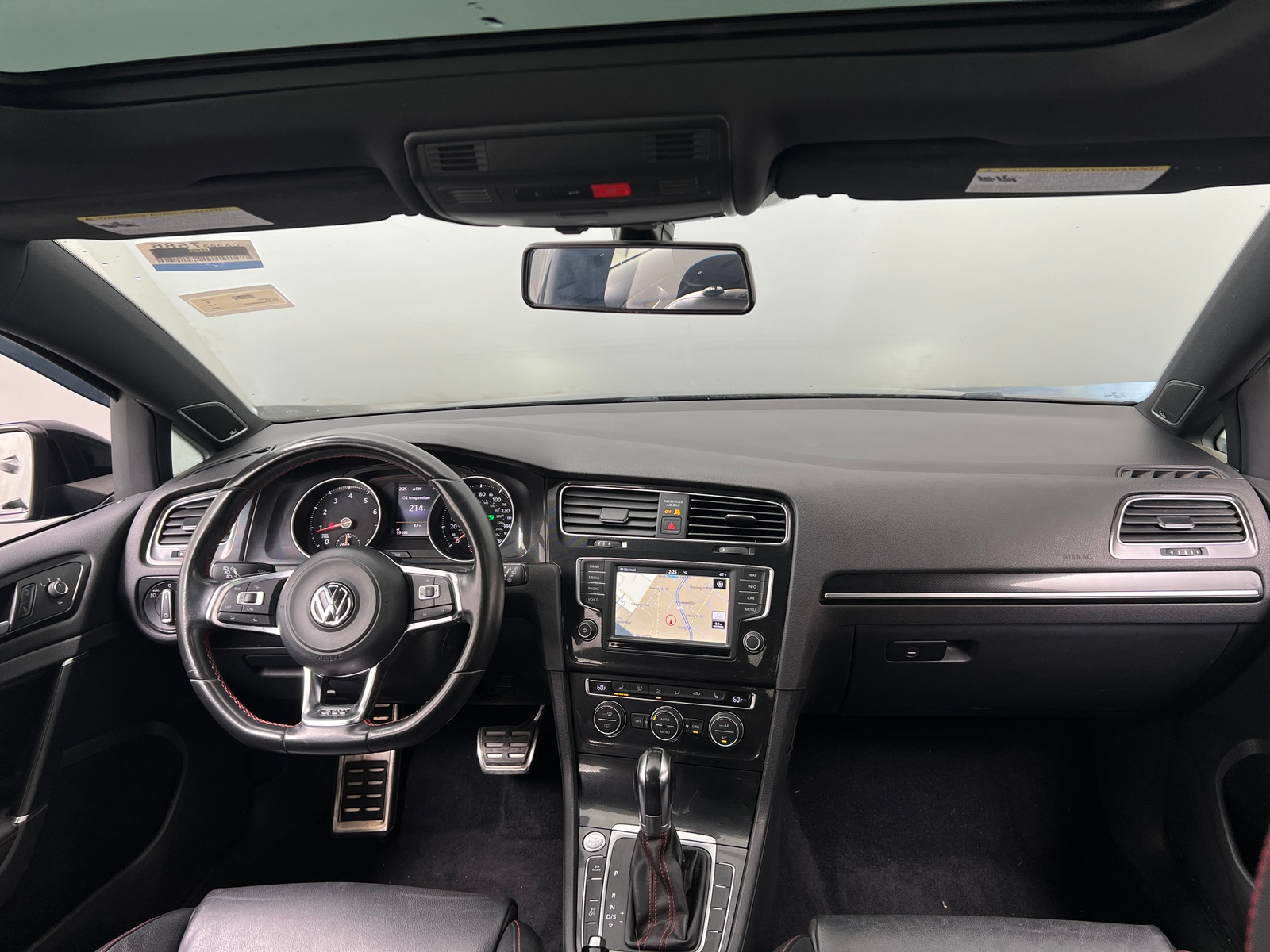 Thumbnail: 2016 Volkswagen Golf - 2