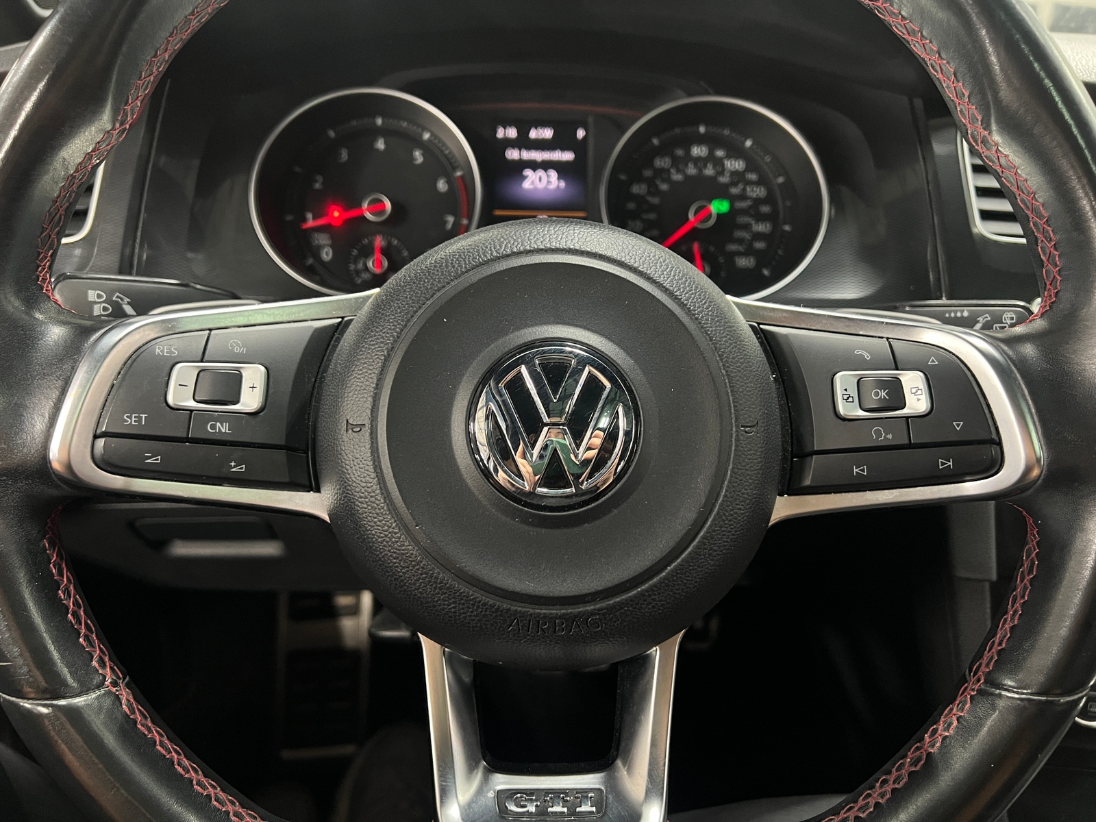 Thumbnail: 2016 Volkswagen Golf - 4