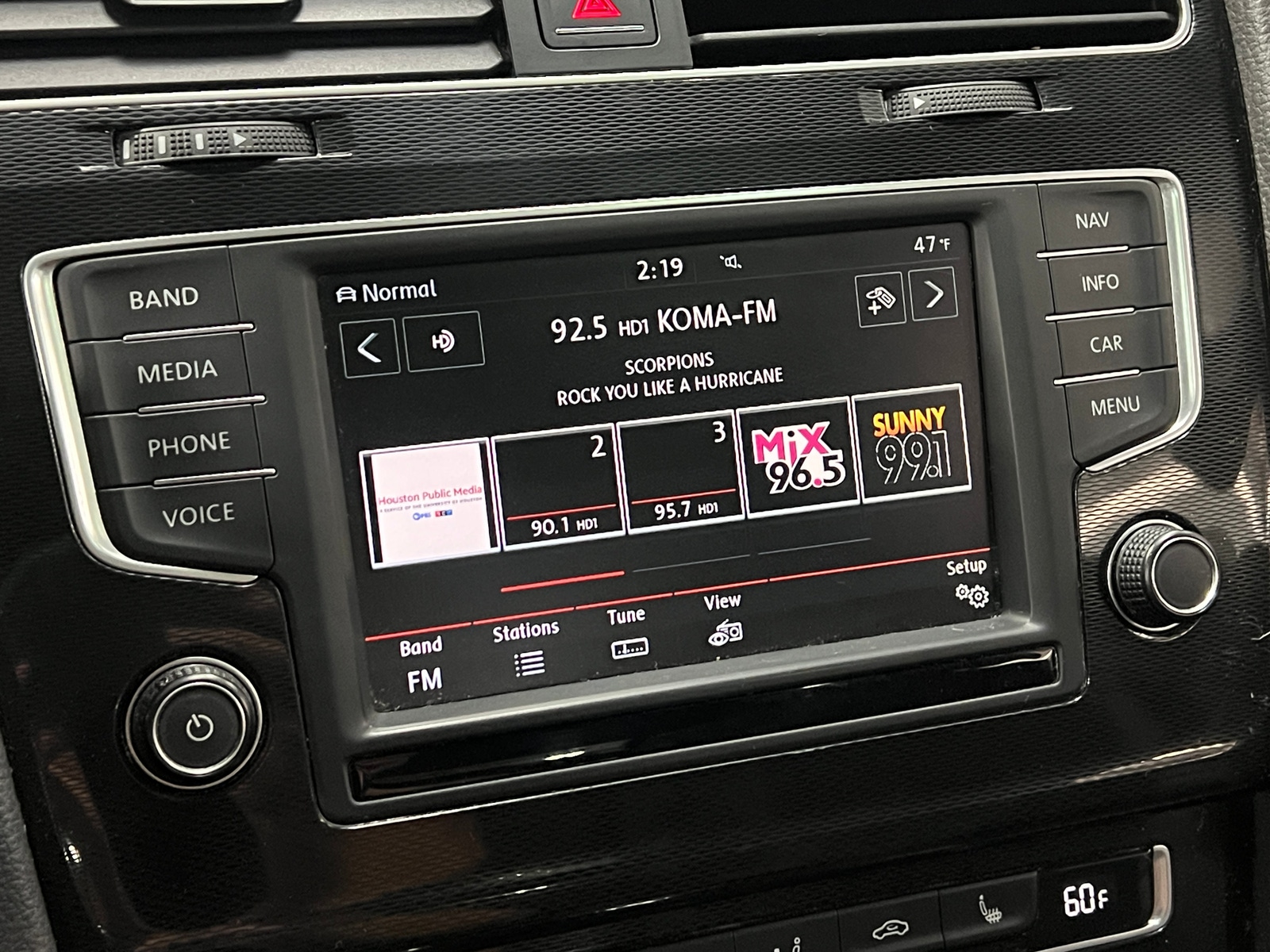 Thumbnail: 2016 Volkswagen Golf - 3