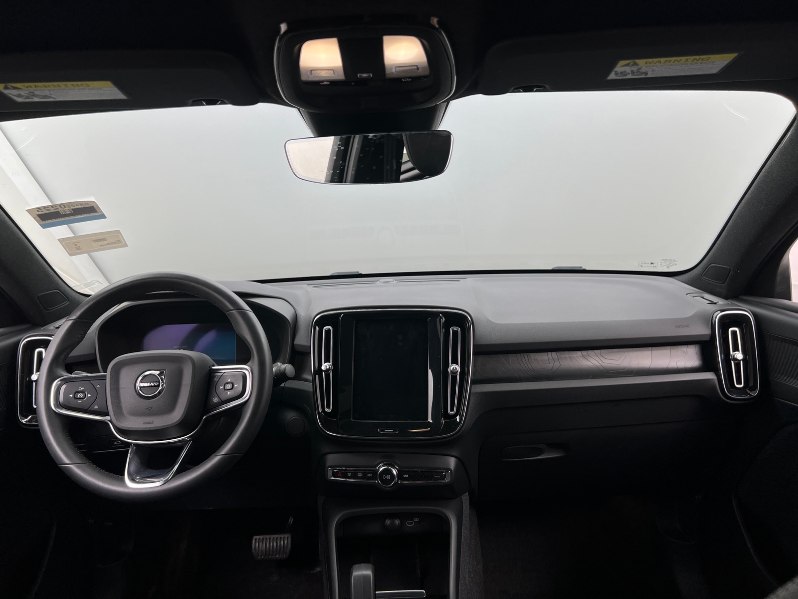 Thumbnail: 2023 Volvo C40 - 2