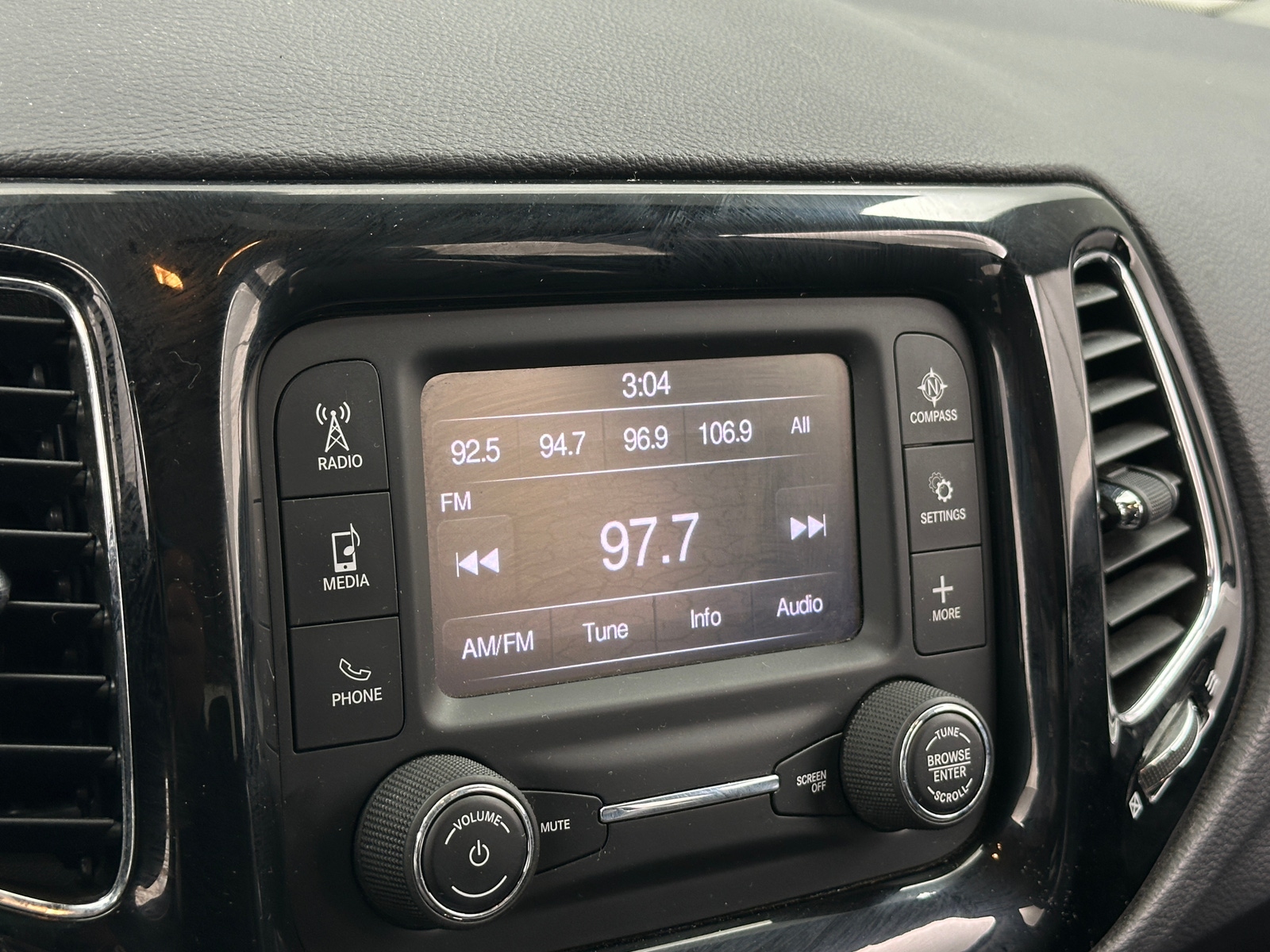 Thumbnail: 2018 Jeep Compass - 4