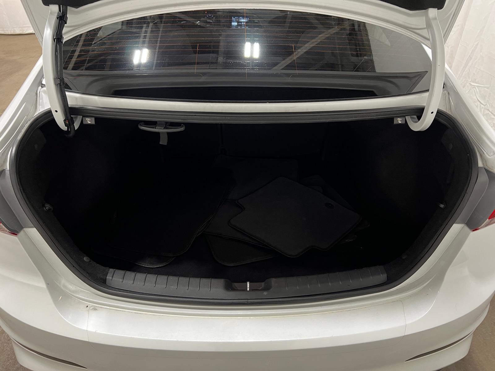 Thumbnail: 2017 Hyundai Elantra - 7