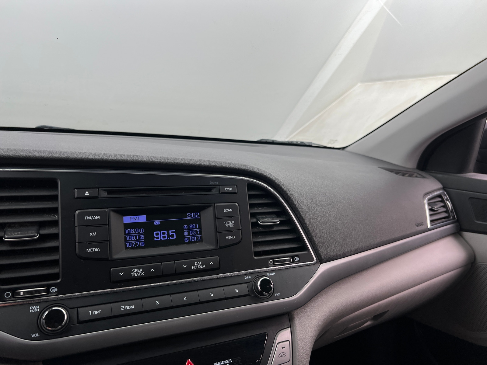 Thumbnail: 2017 Hyundai Elantra - 4