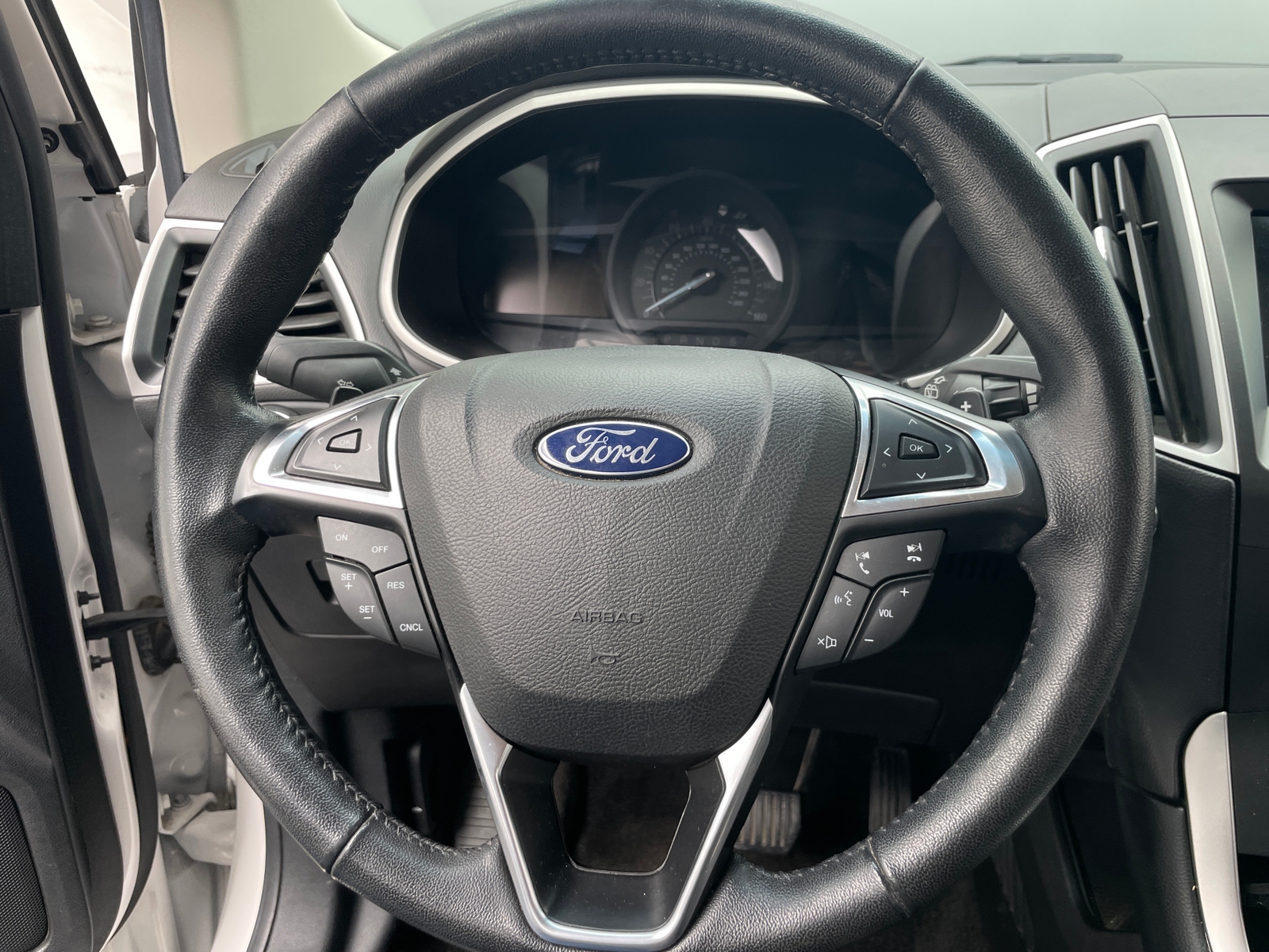 Thumbnail: 2017 Ford Edge - 4