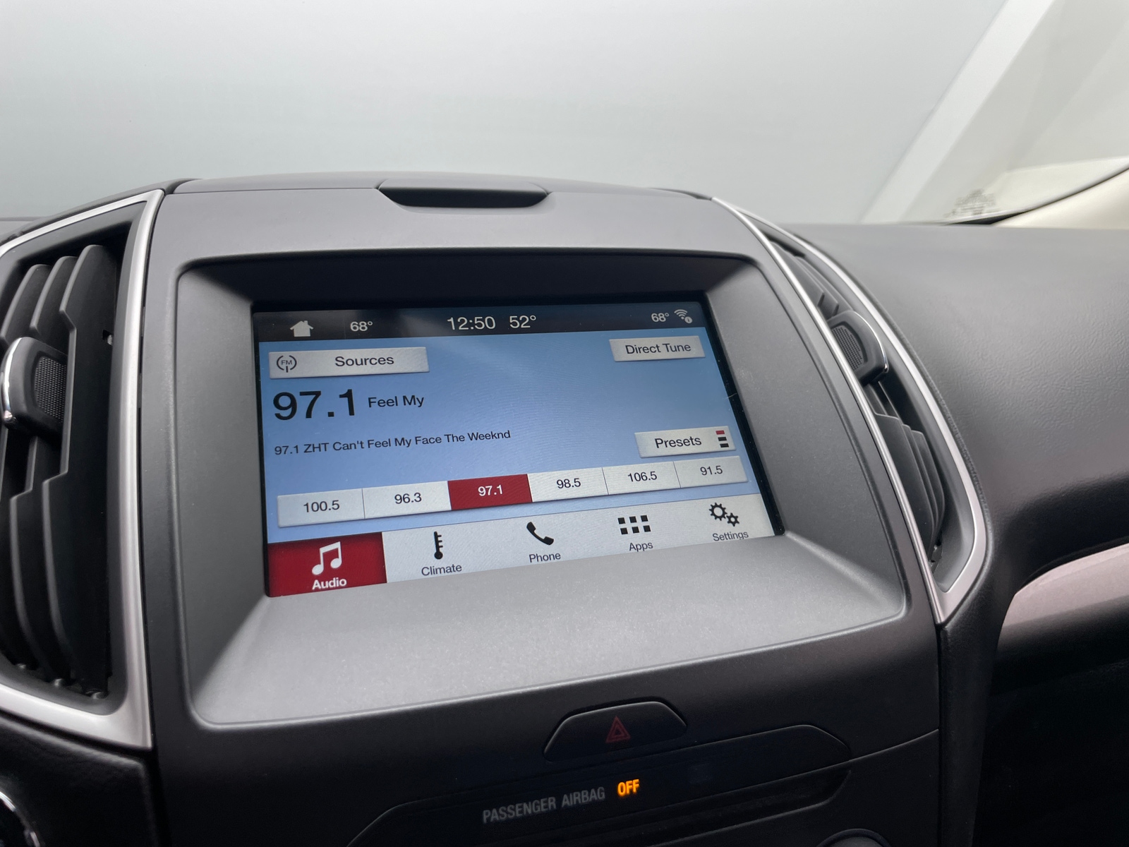 Thumbnail: 2017 Ford Edge - 3