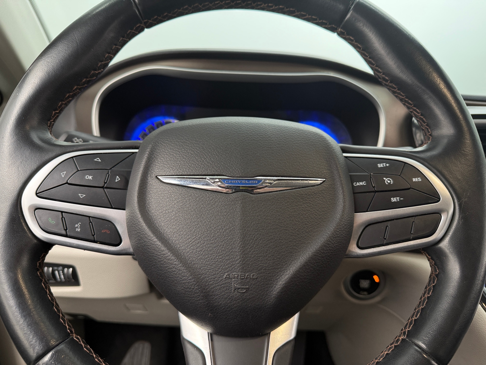 Thumbnail: 2018 Chrysler Pacifica - 4