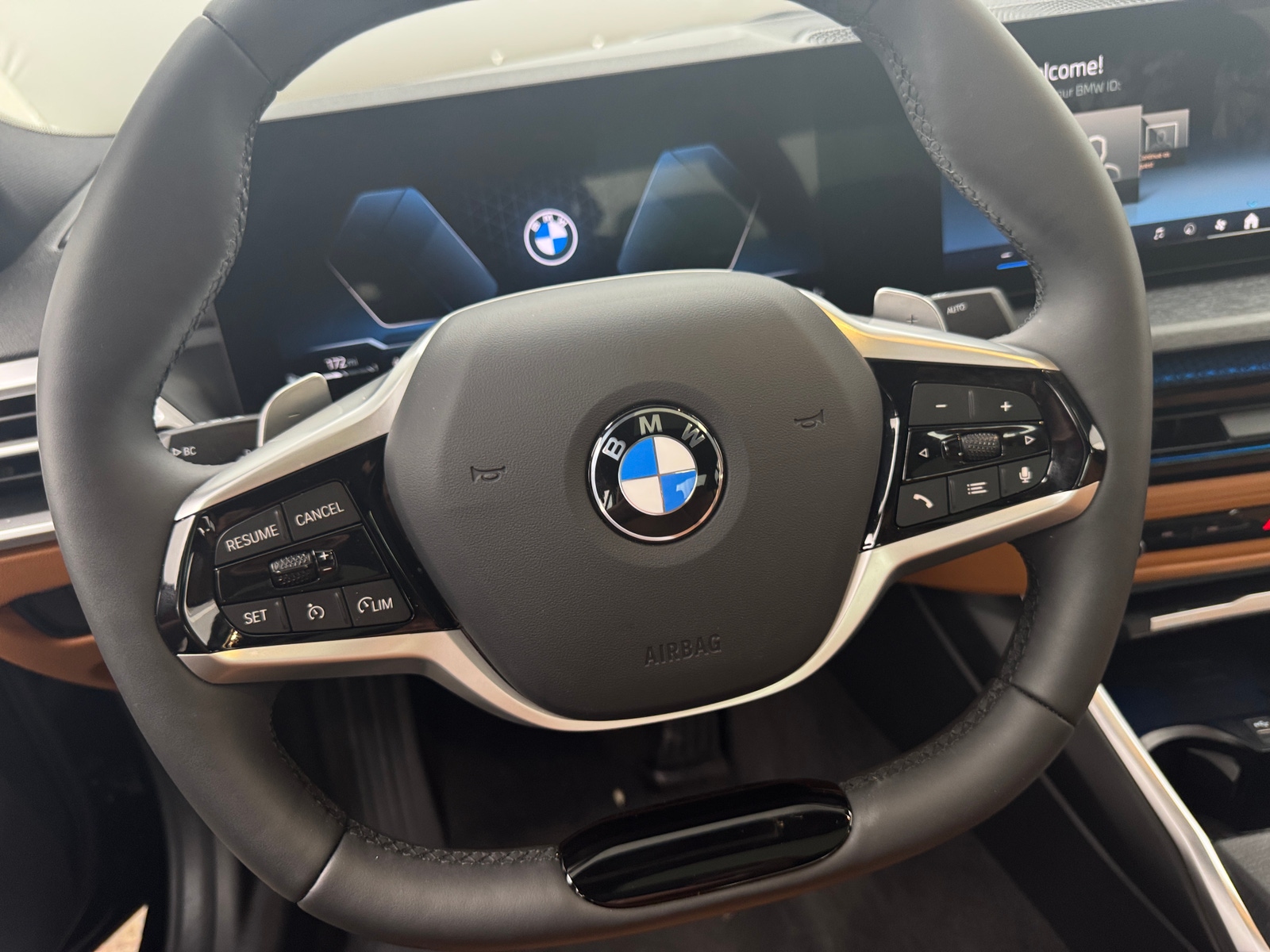 Thumbnail: 2025 BMW 3 Series - 4