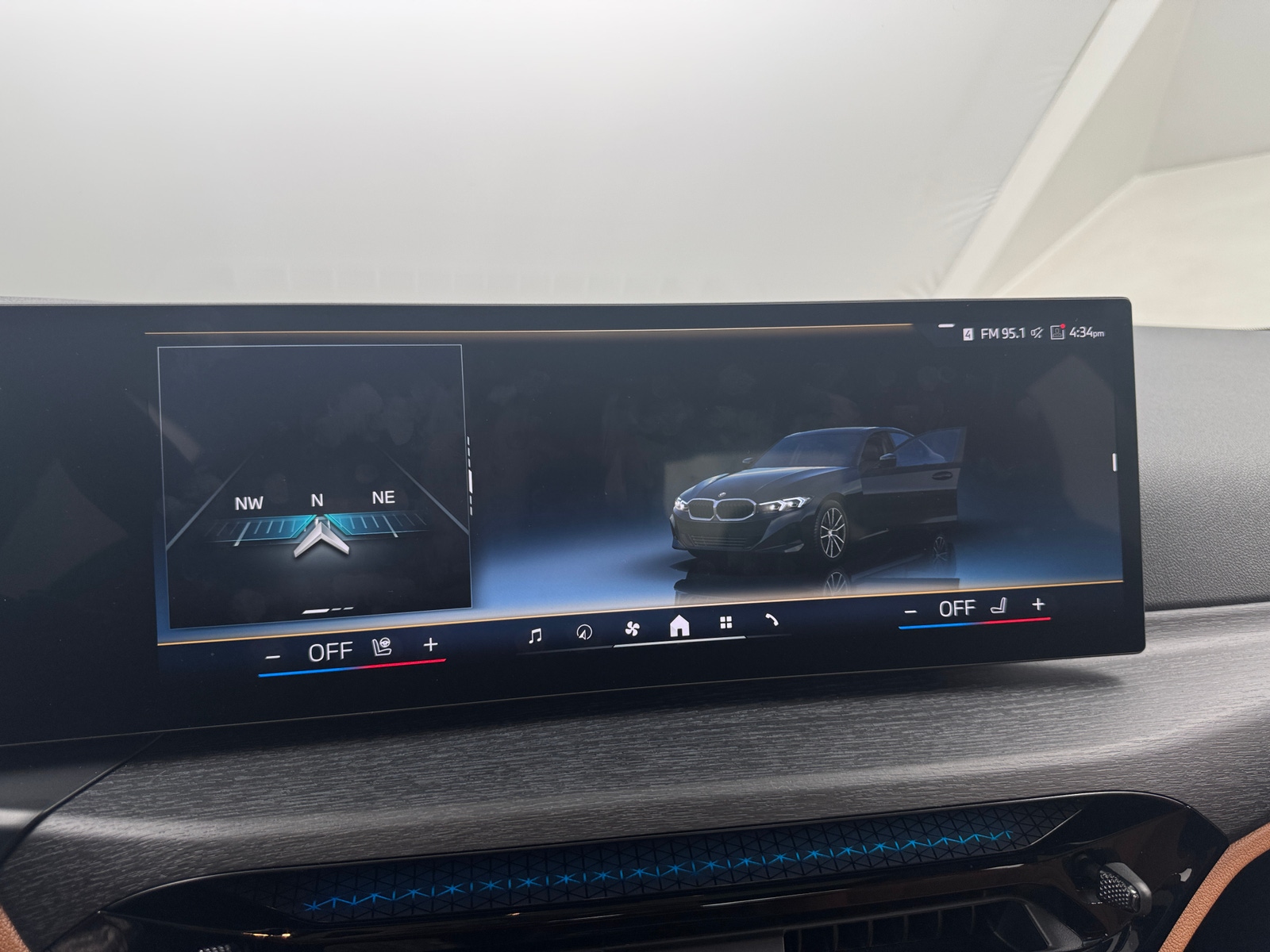 Thumbnail: 2025 BMW 3 Series - 3