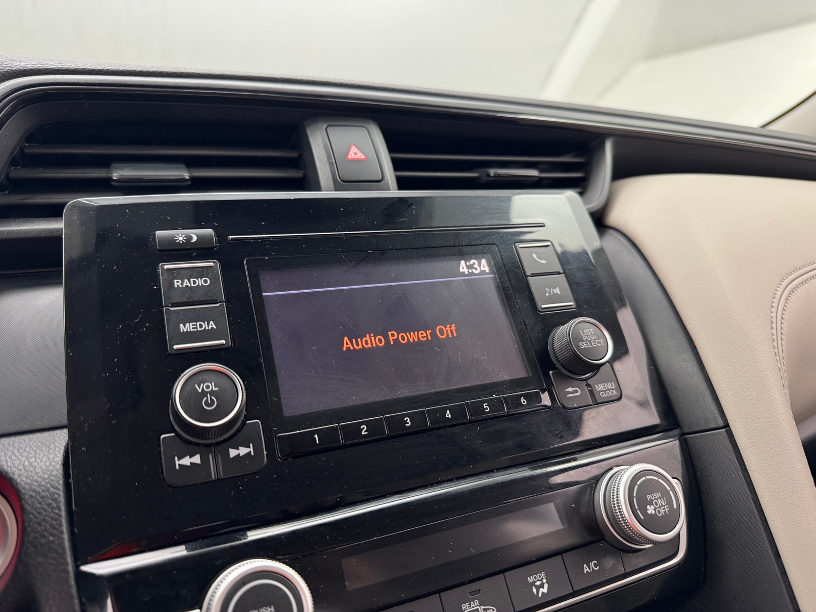 Thumbnail: 2019 Honda Insight - 4