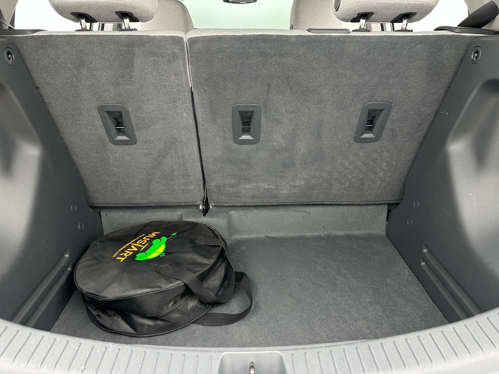 Thumbnail: 2019 Chevrolet Bolt EV - 7