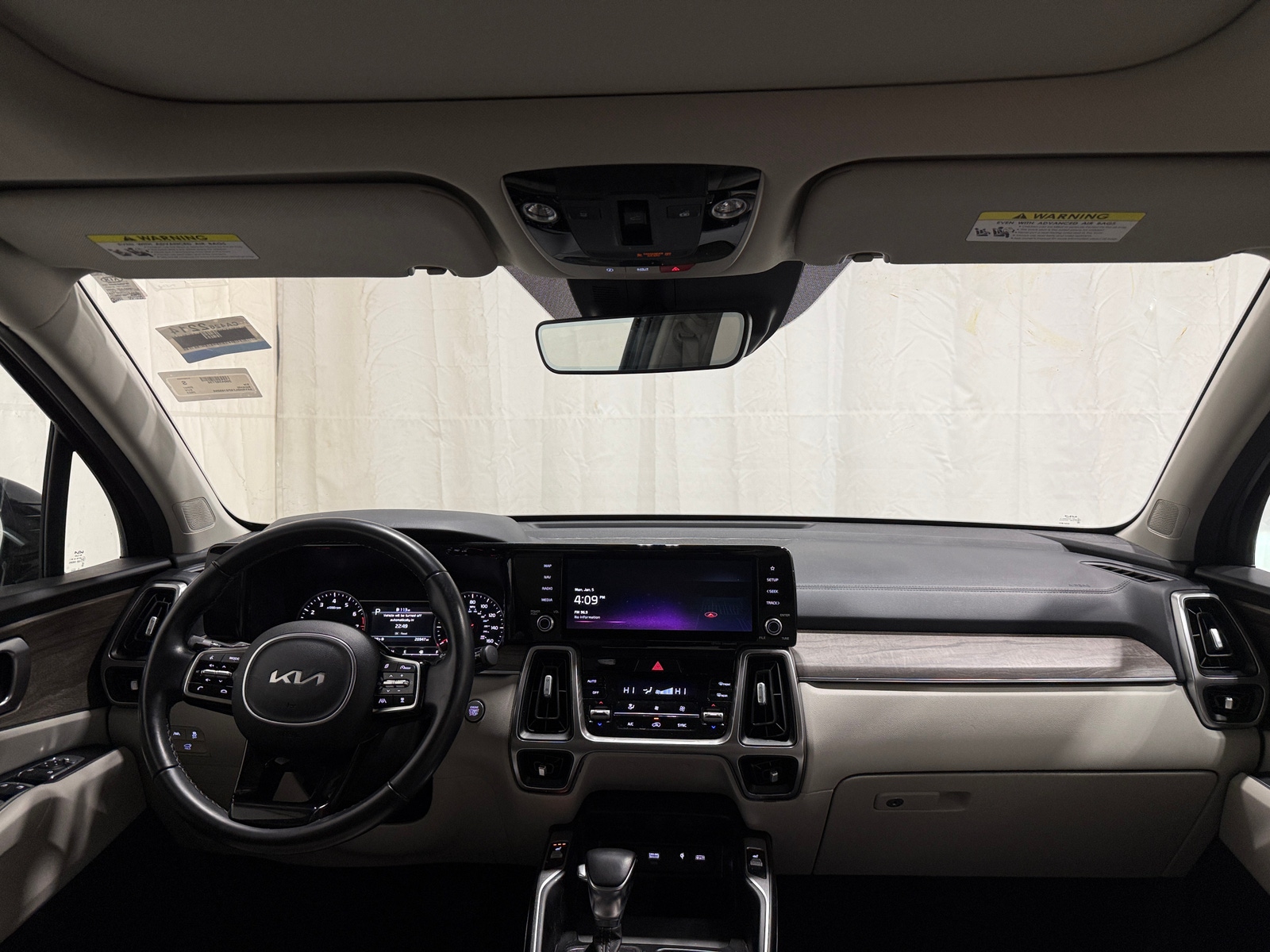 Thumbnail: 2023 Kia Sorento - 2