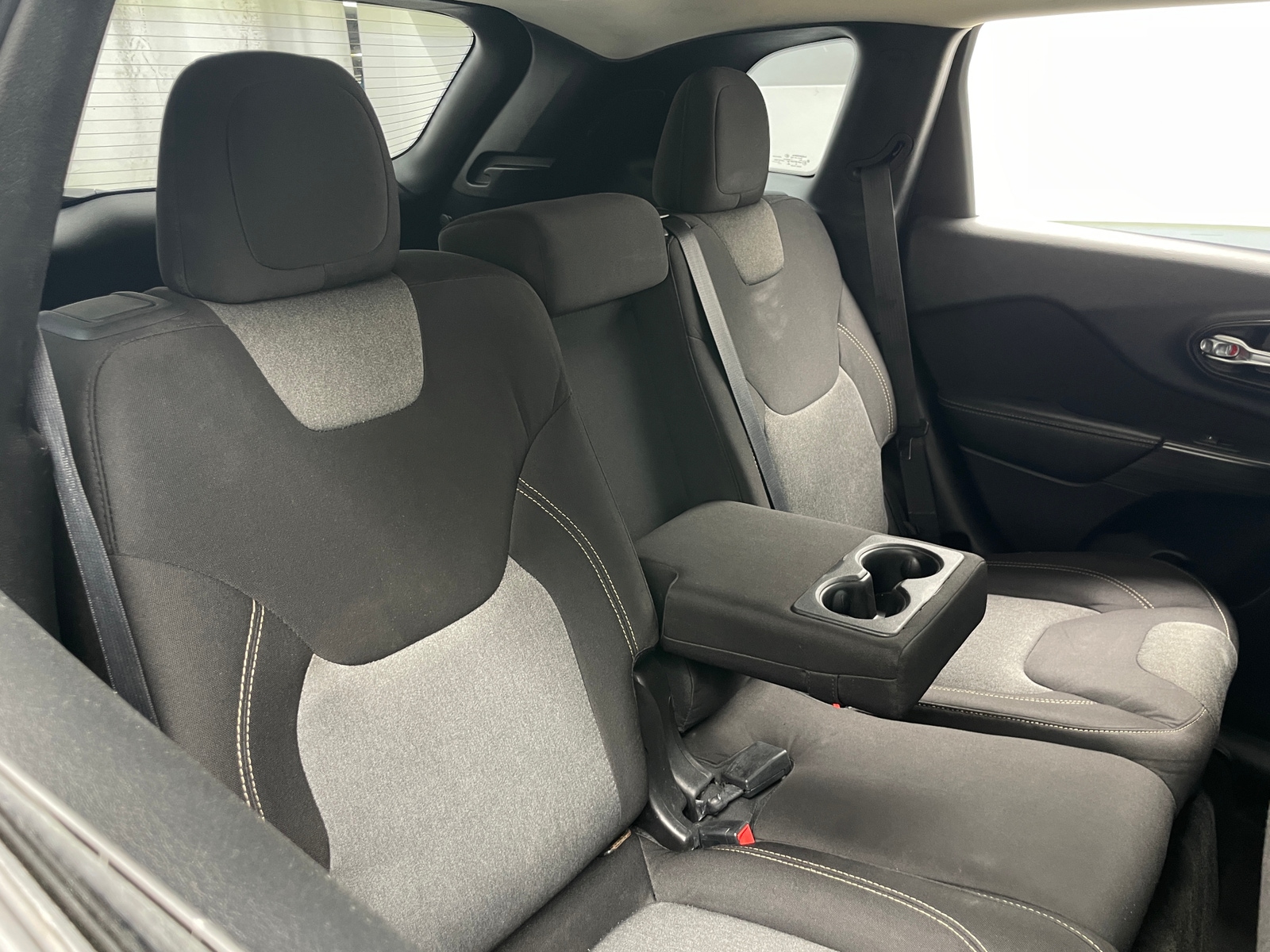 Thumbnail: 2016 Jeep Cherokee - 6