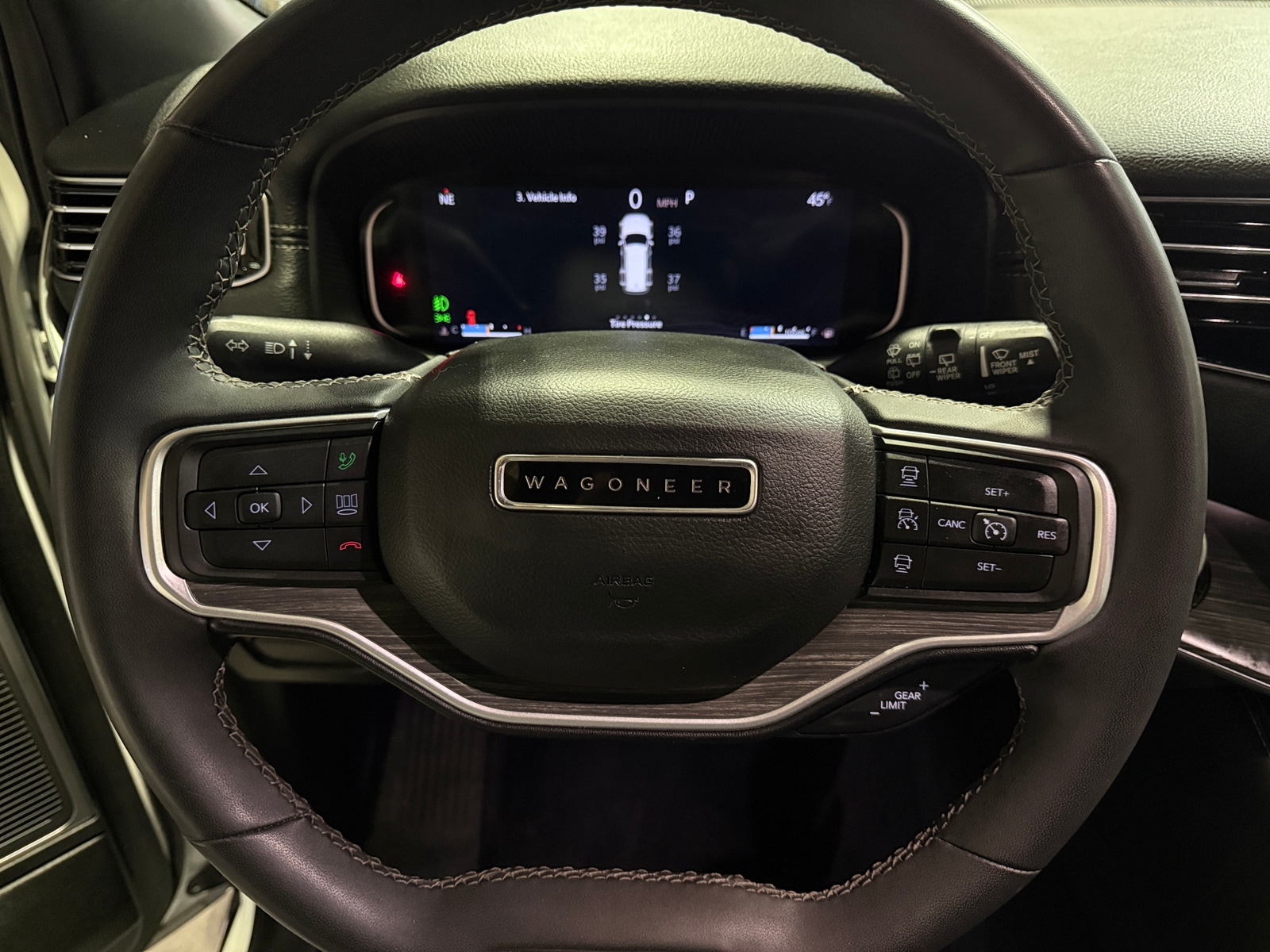 Thumbnail: 2024 Jeep Wagoneer - 4