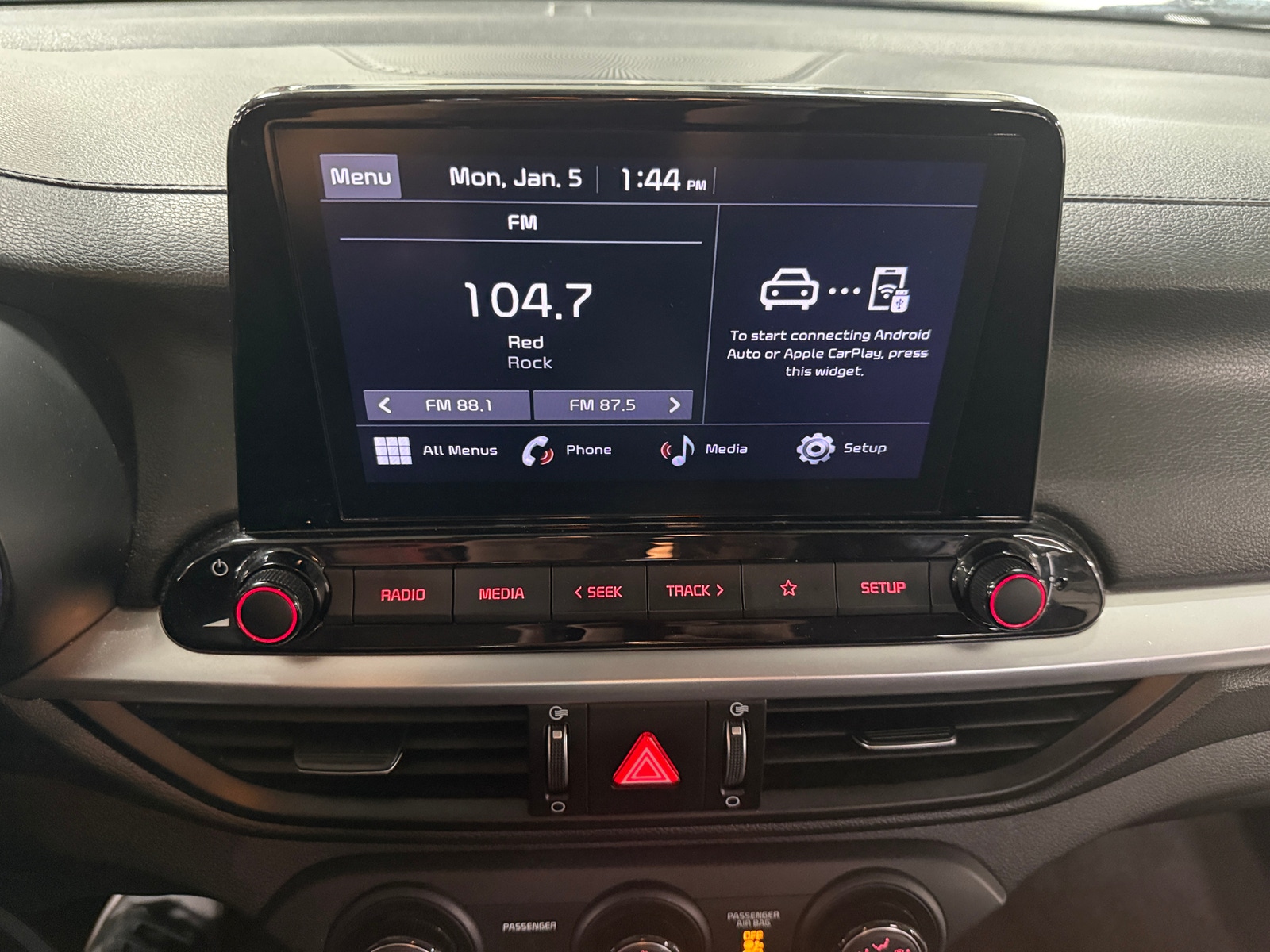 Thumbnail: 2023 Kia Forte - 4