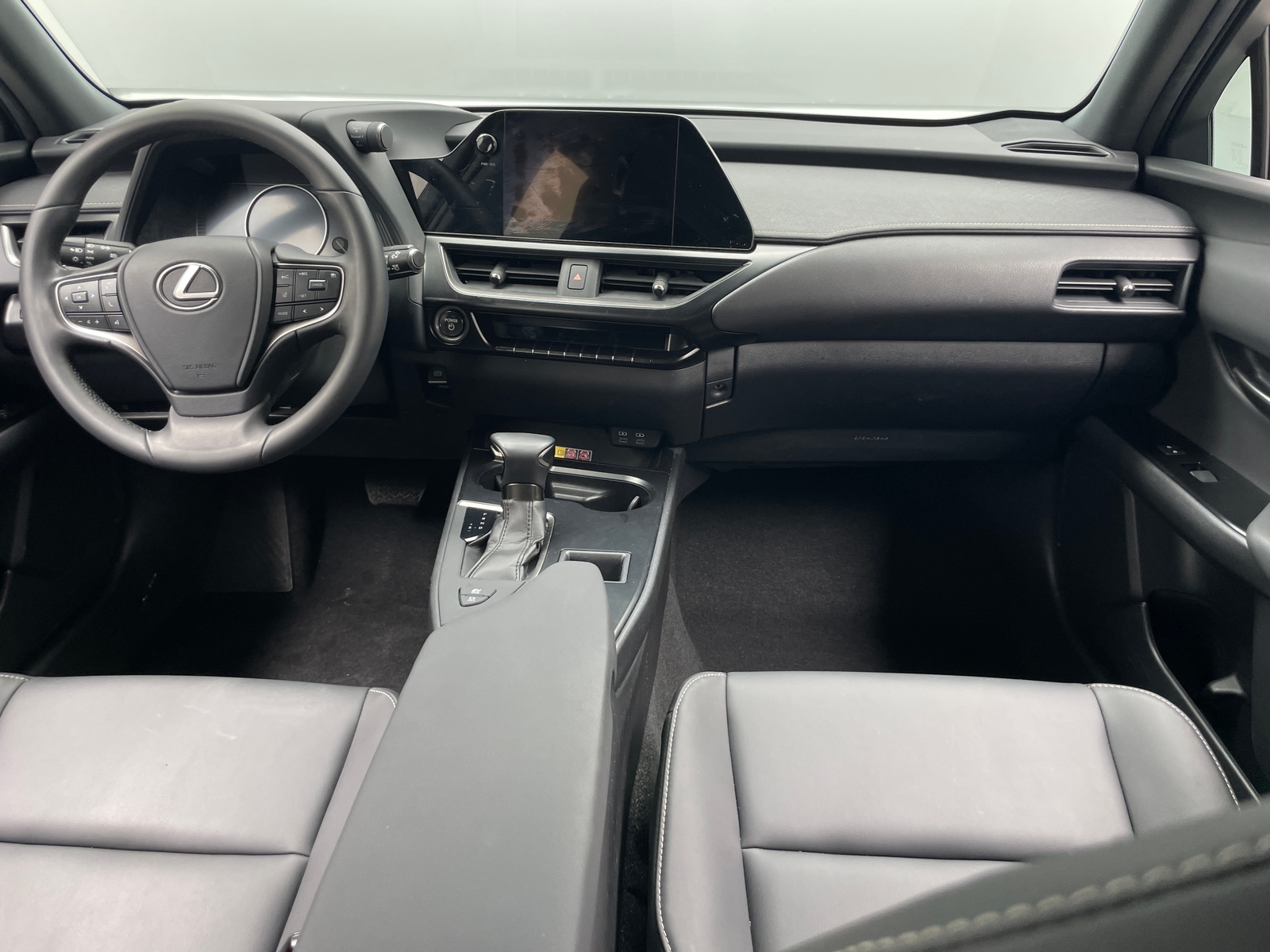 Thumbnail: 2023 Lexus UX - 2