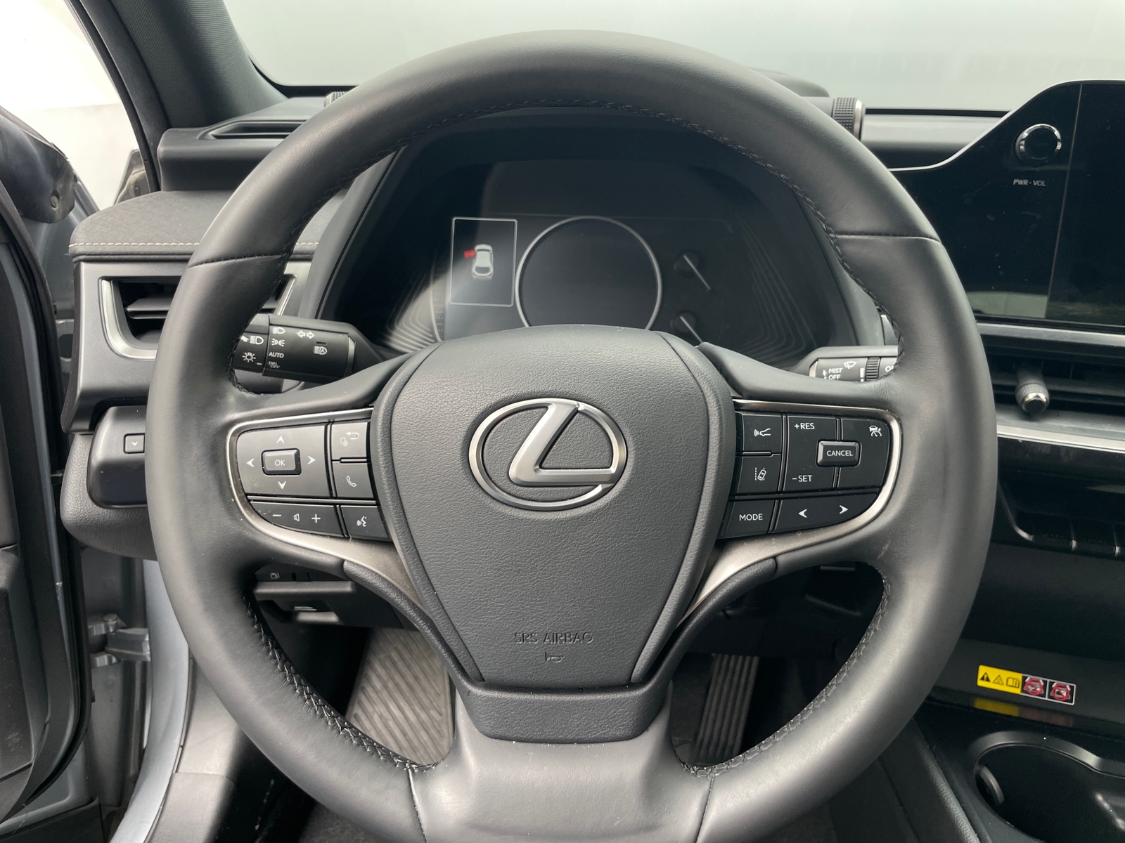 Thumbnail: 2023 Lexus UX - 4