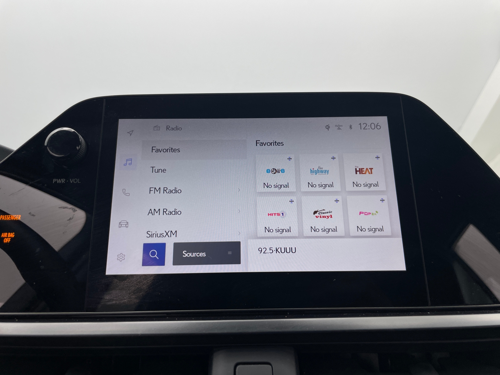 Thumbnail: 2023 Lexus UX - 3