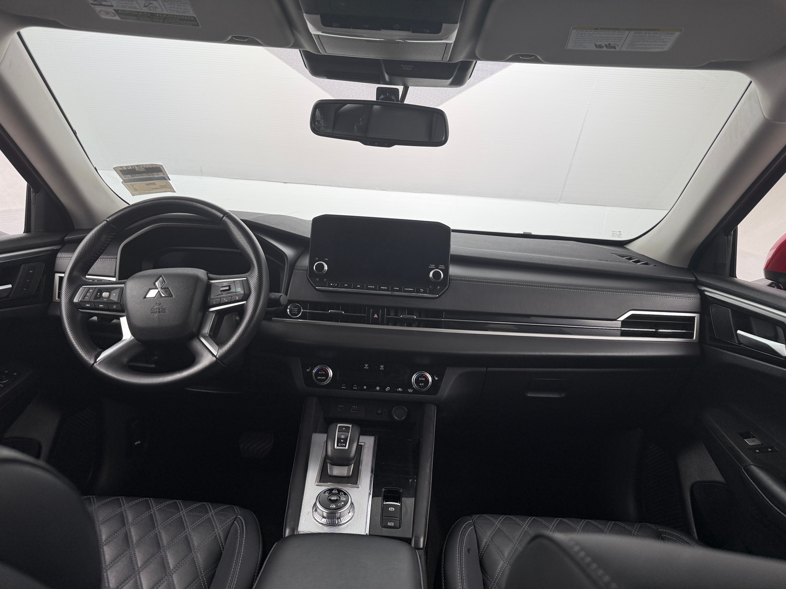 Thumbnail: 2024 Mitsubishi Outlander - 2