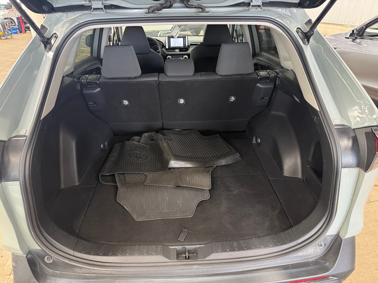 Thumbnail: 2021 Toyota RAV4 - 7