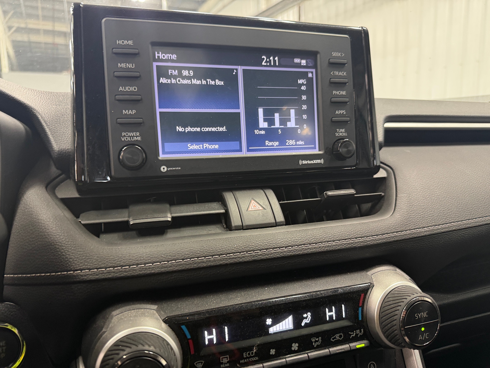 Thumbnail: 2021 Toyota RAV4 - 4