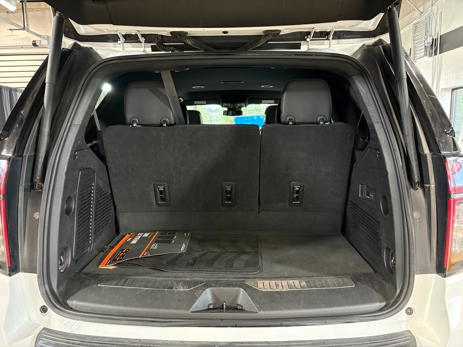 Thumbnail: 2024 Chevrolet Tahoe - 6